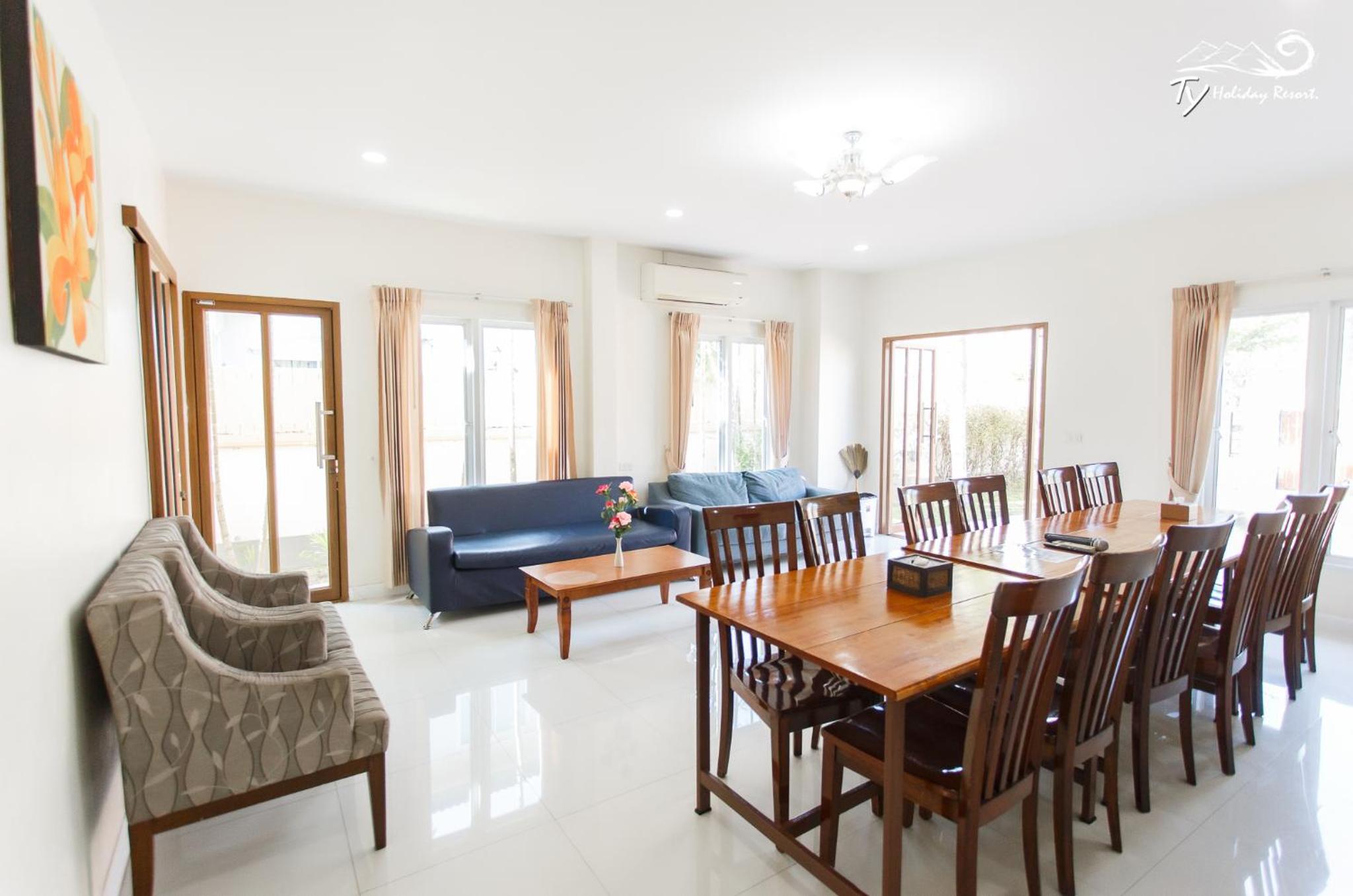 Seven-Bedroom Villa with Private Pool 226
