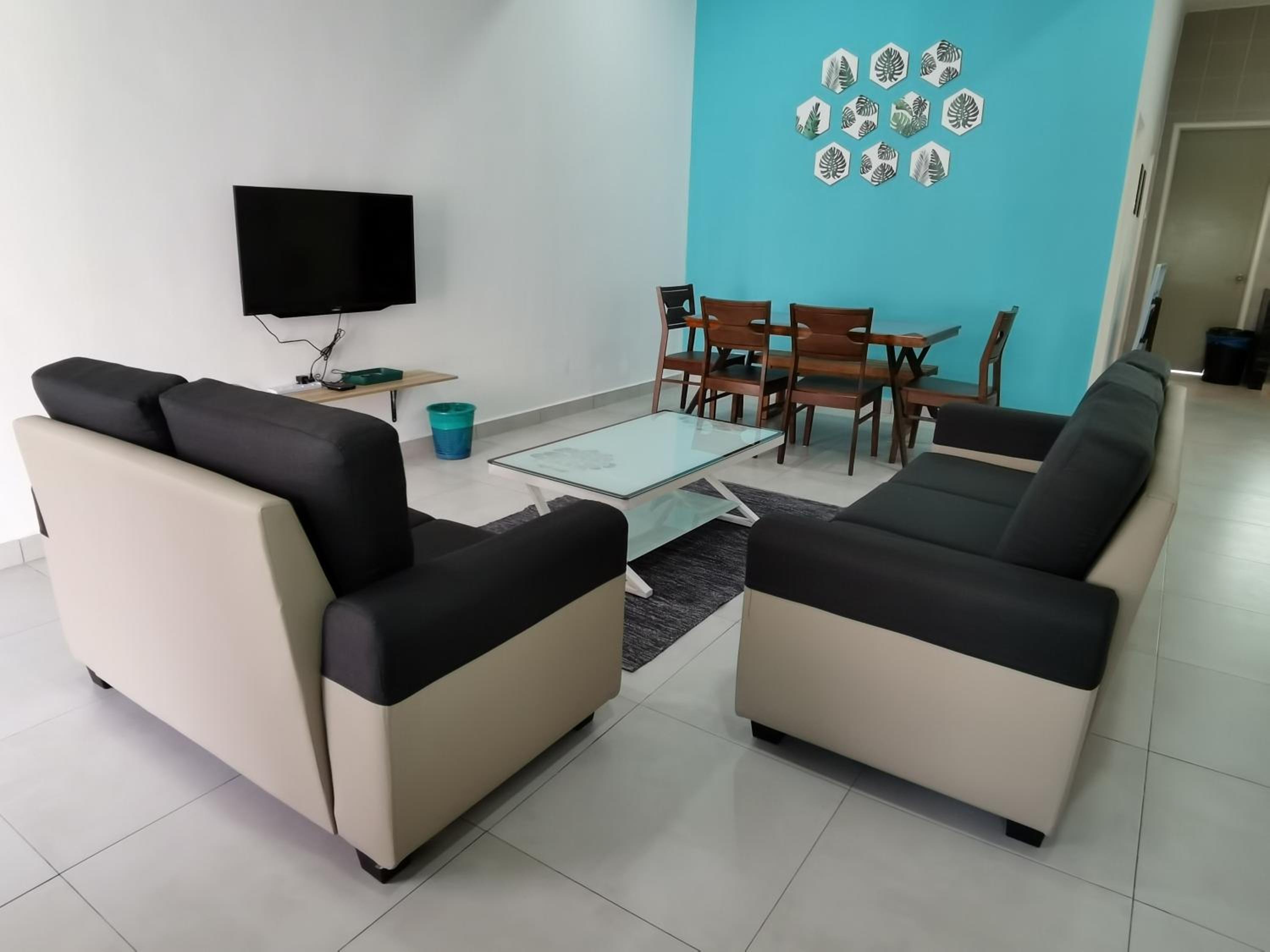 Four-Bedroom House photo 1
