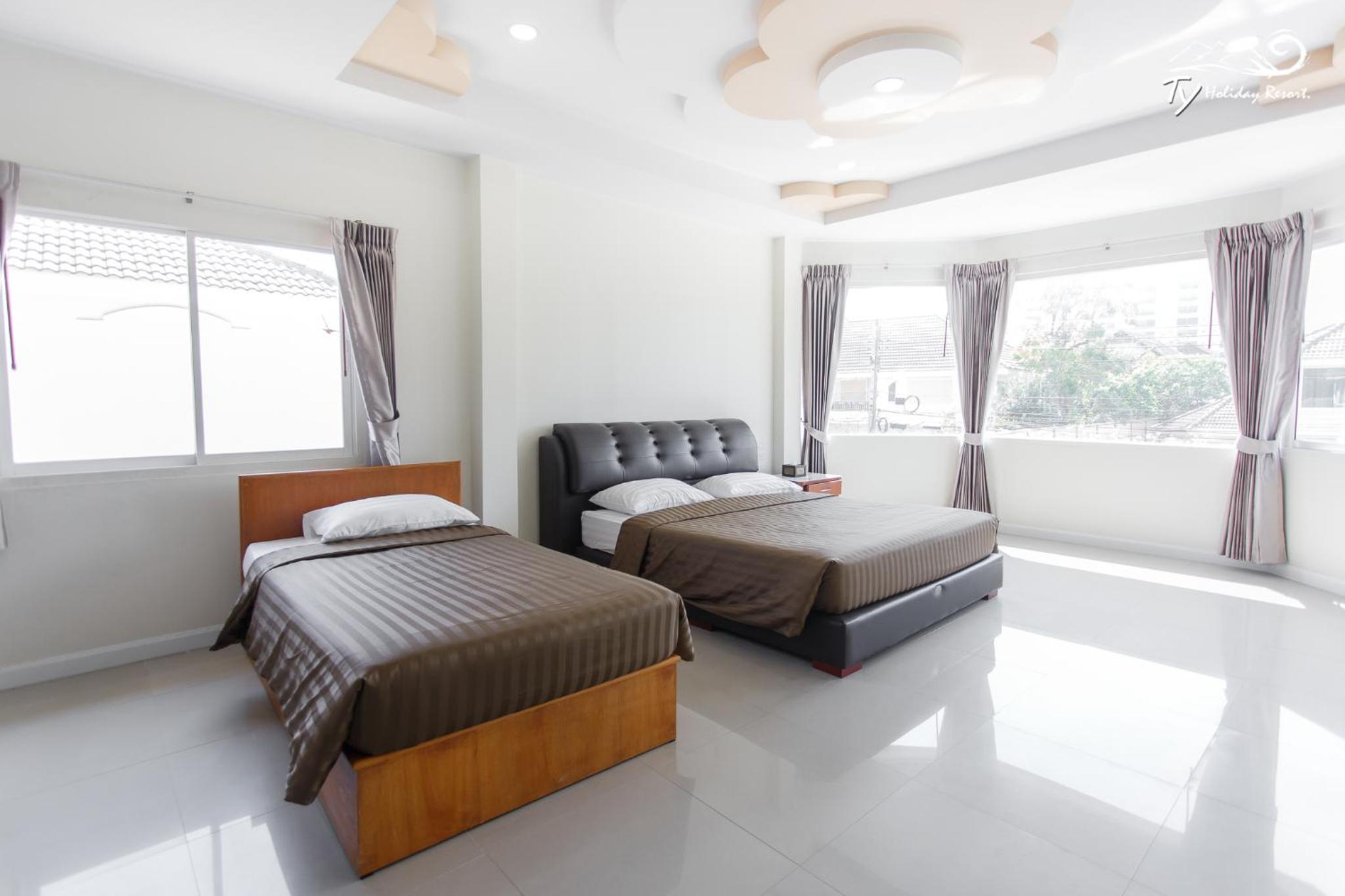 Seven-Bedroom Villa with Private Pool 232 - Photo 7