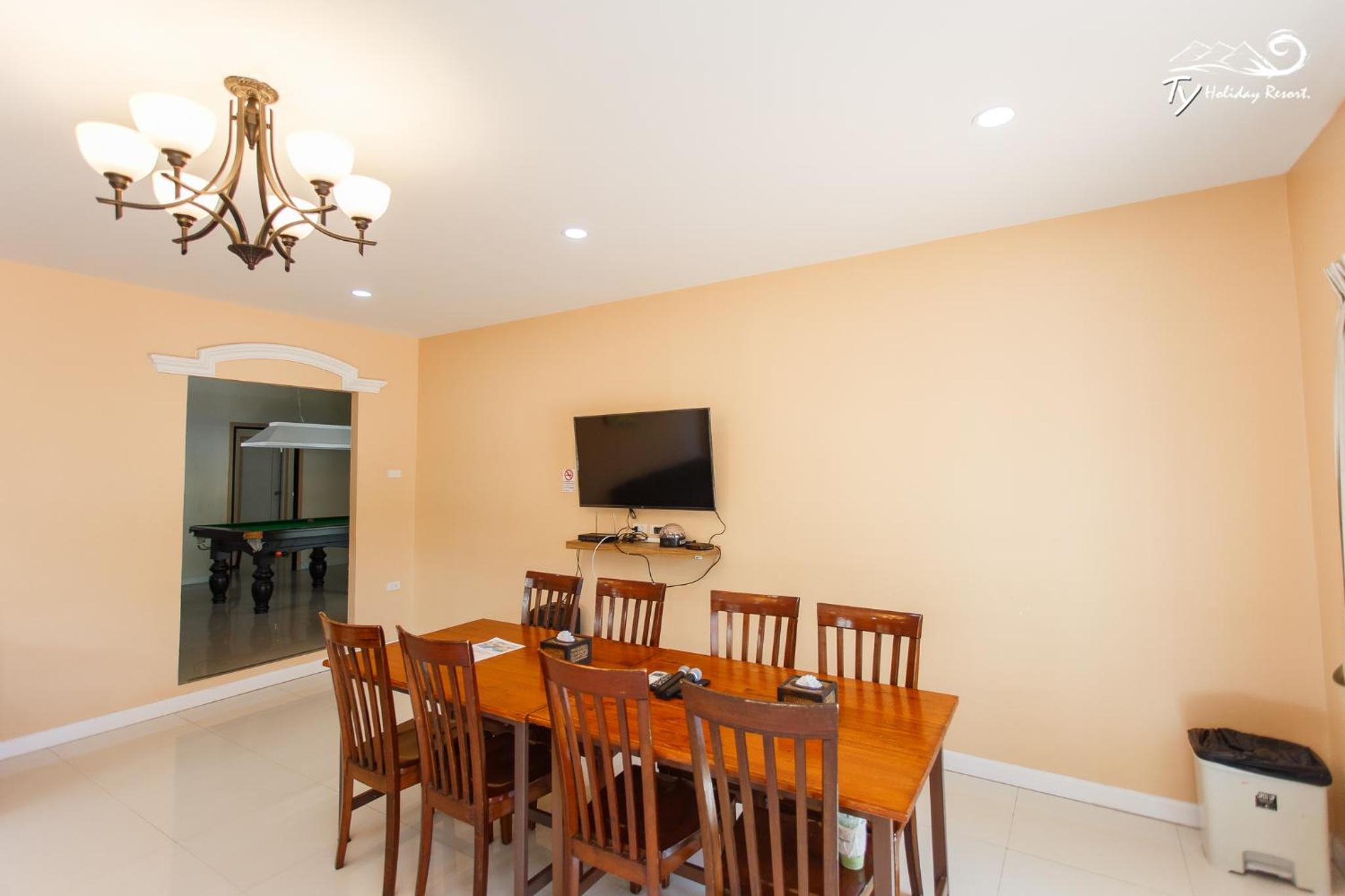 Seven-Bedroom Villa with Private Pool 232 - Photo 21