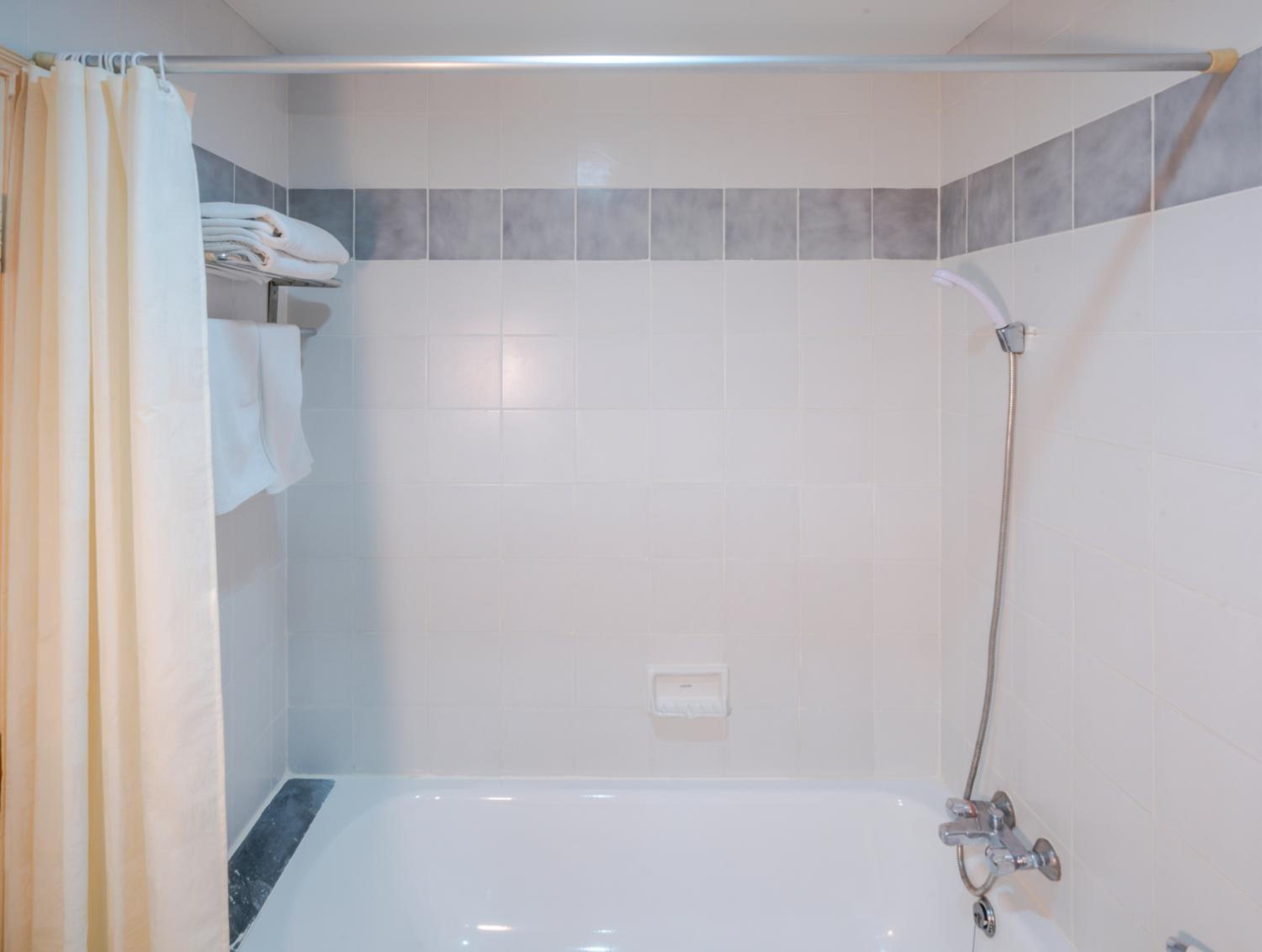 Superior Double or Twin Room - Photo 9