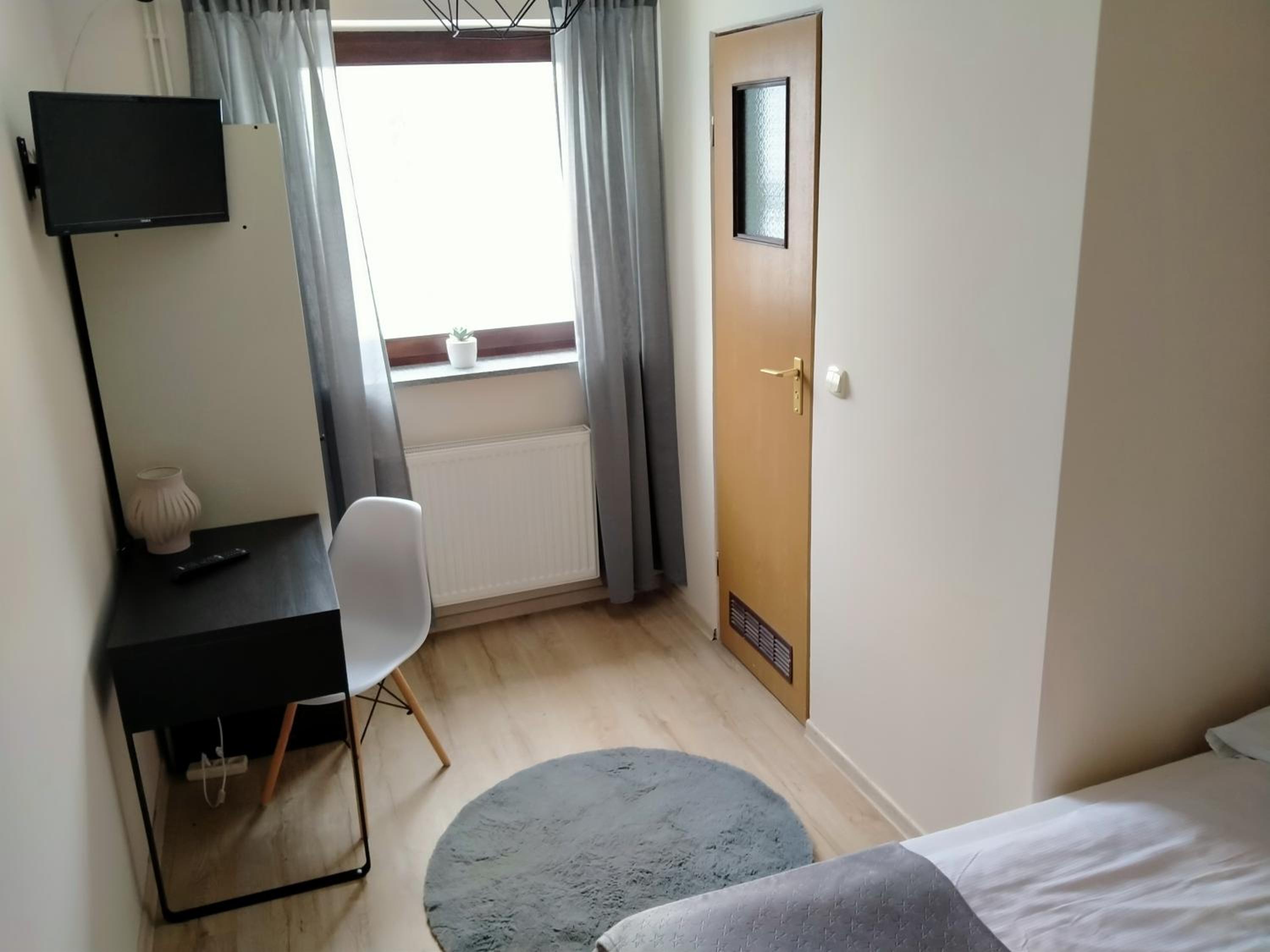 Single Room with Private Bathroom photo 1