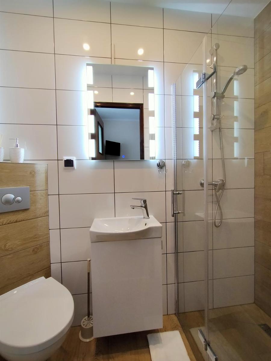 Single Room with Private Bathroom photo 2