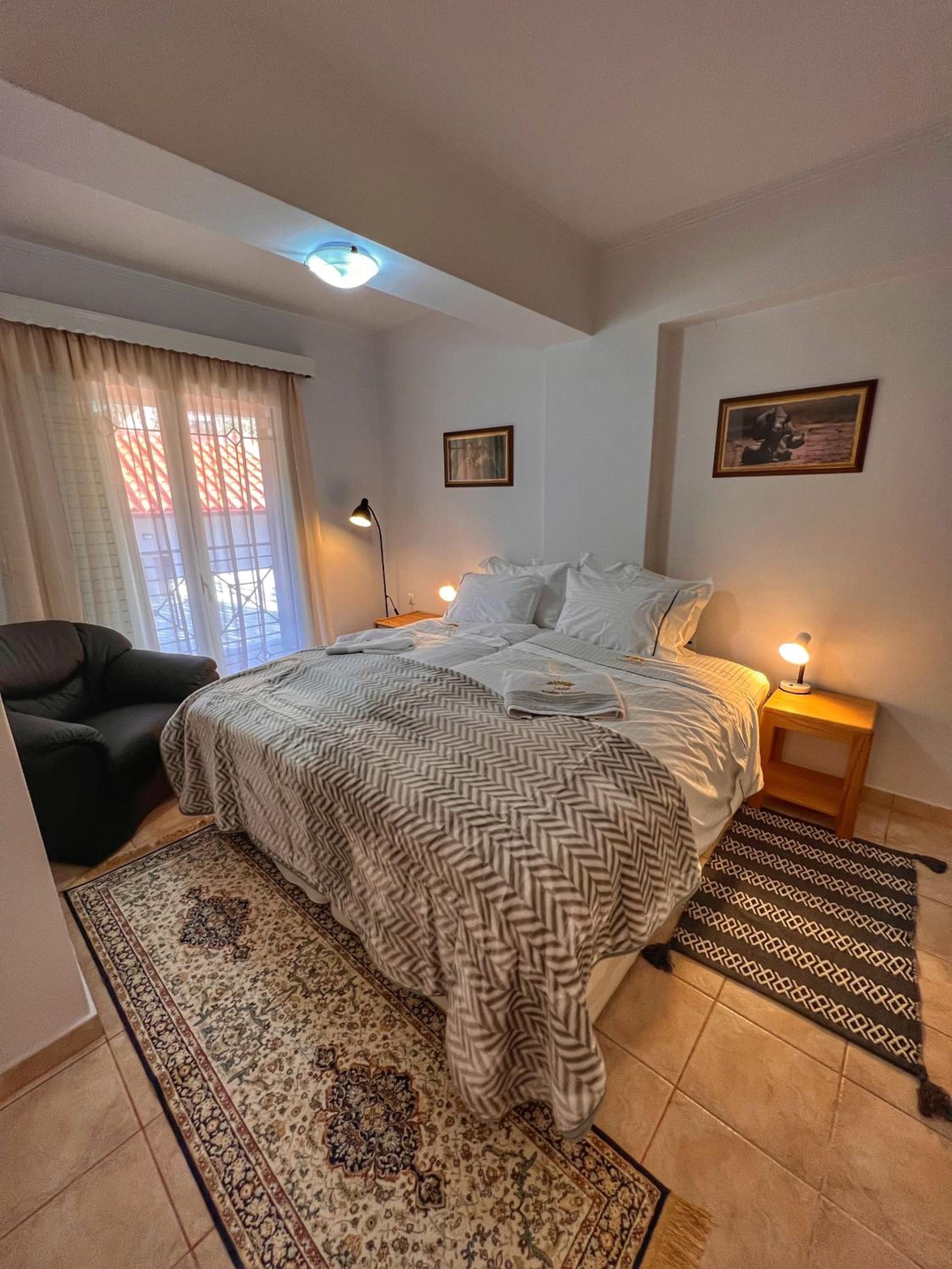 Two-Bedroom Apartment - Photo 25