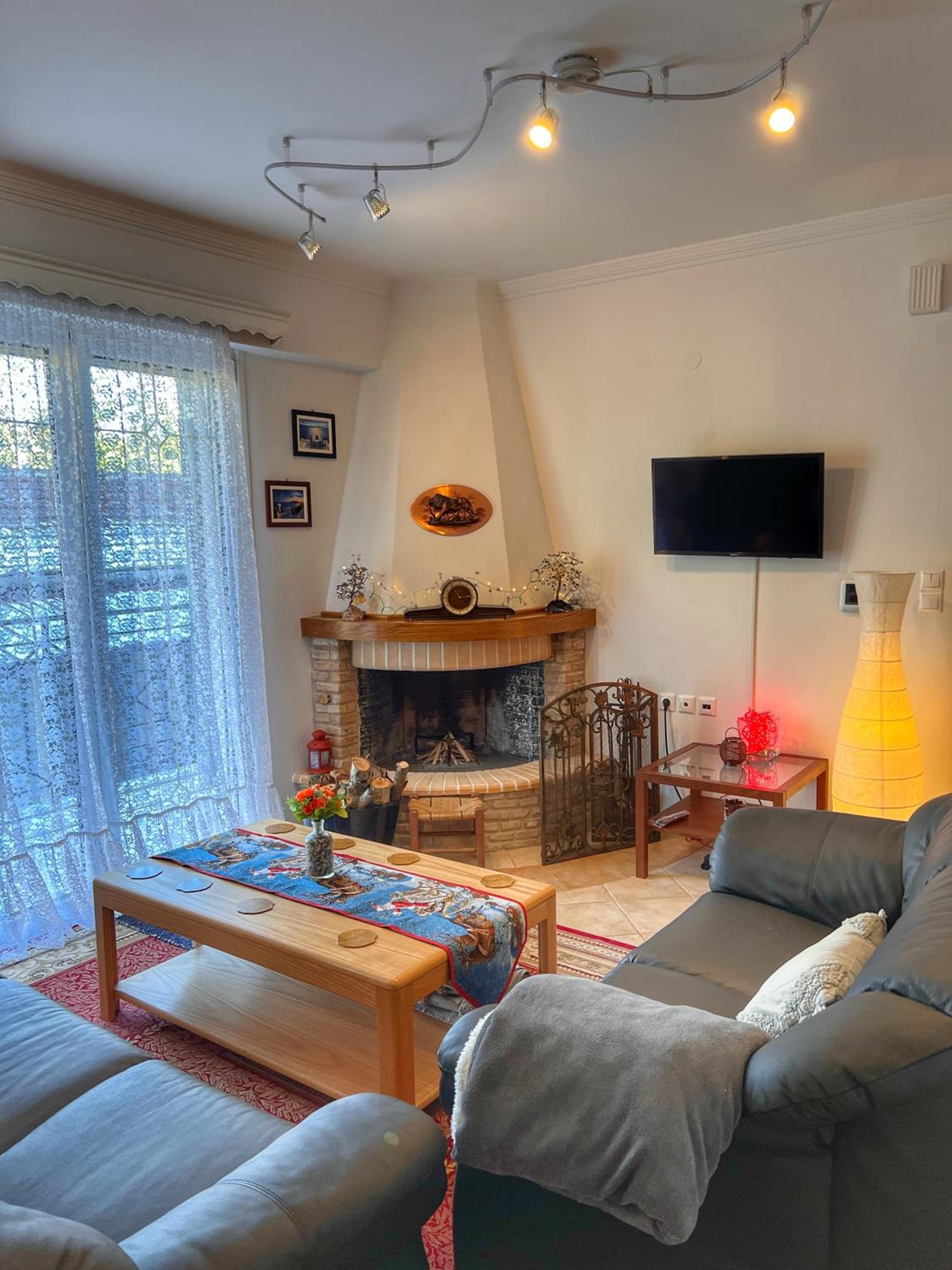 Two-Bedroom Apartment - Photo 5