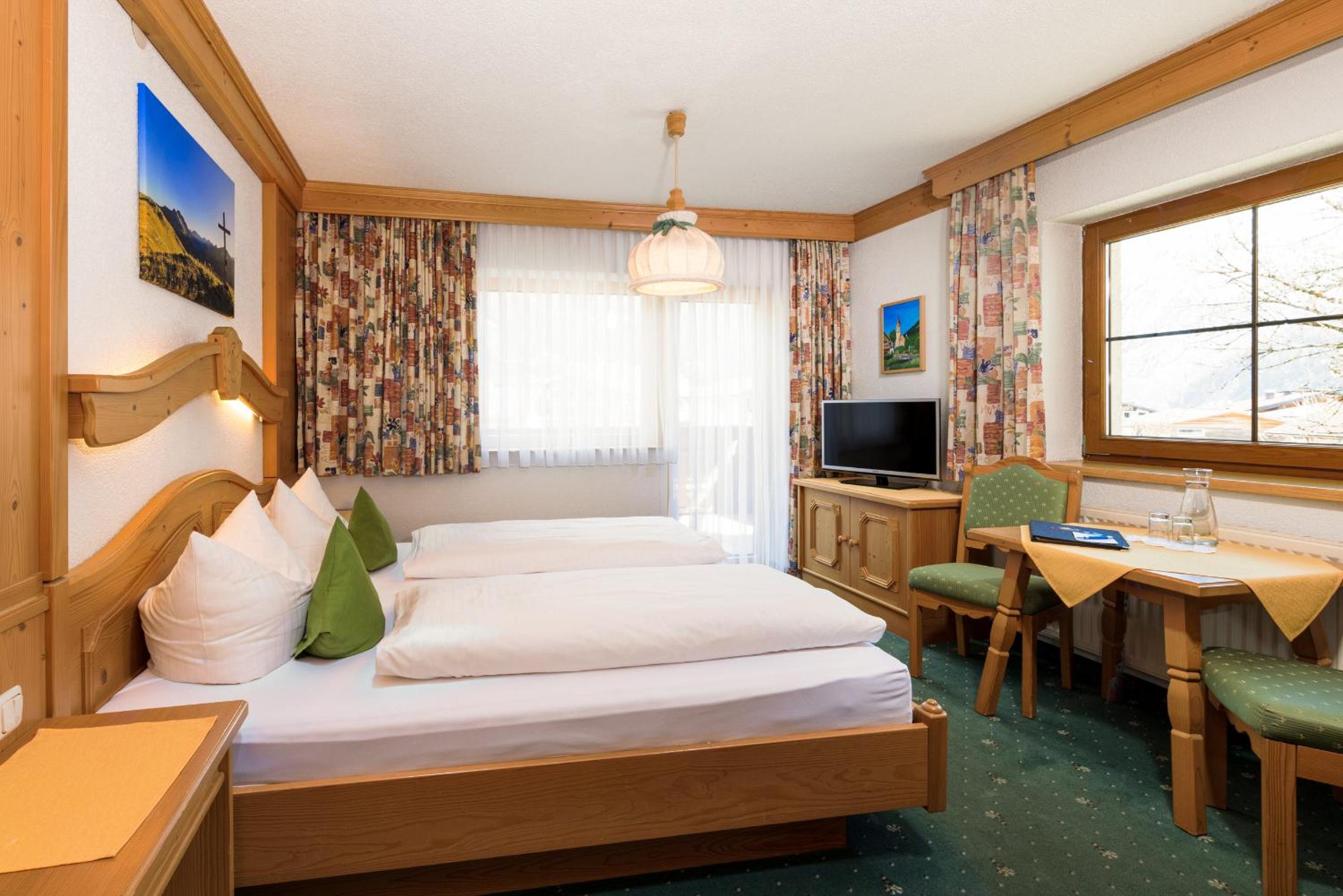 Double Room with Mountain View