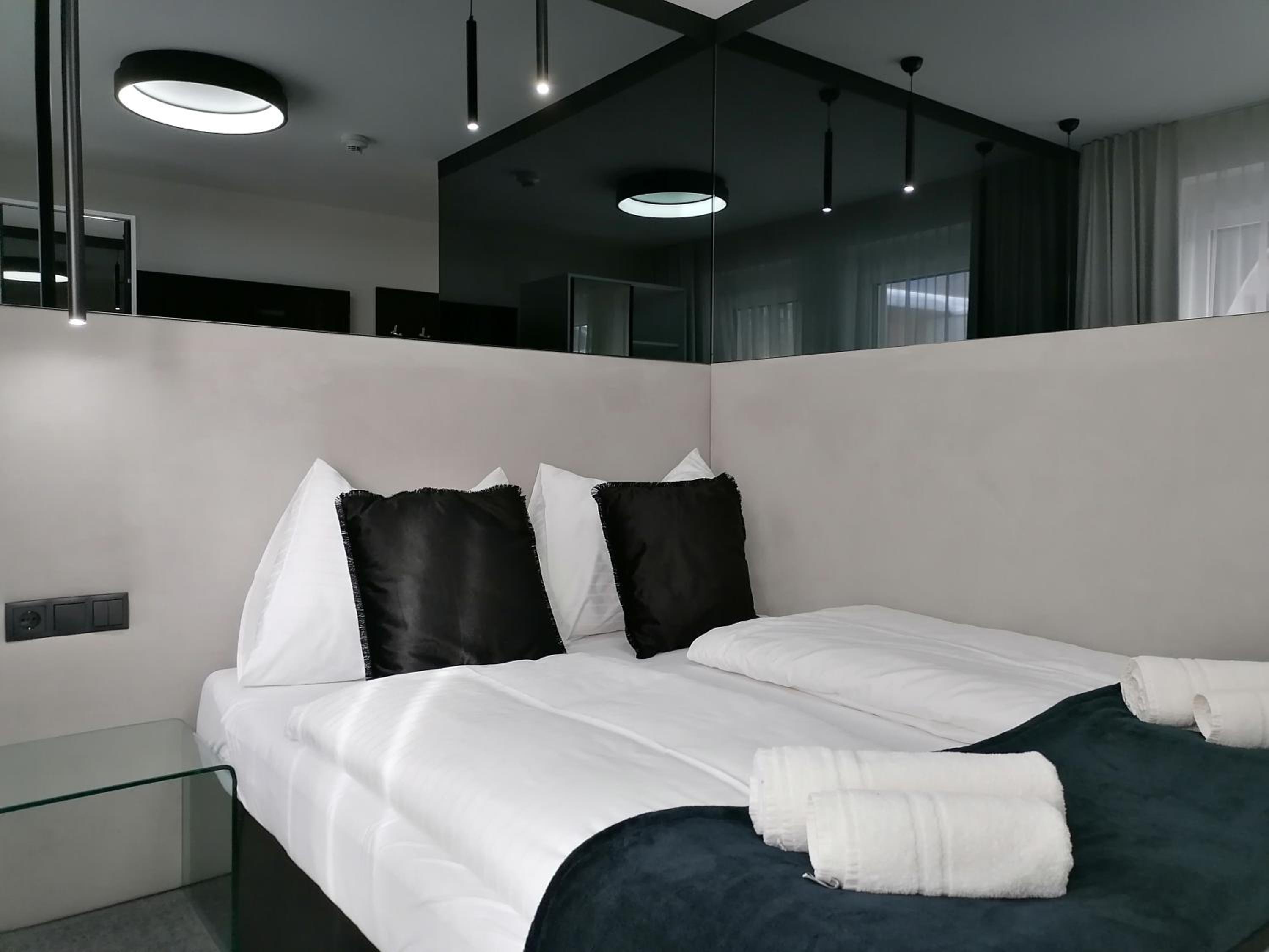 Budget Double Room - Small photo 2