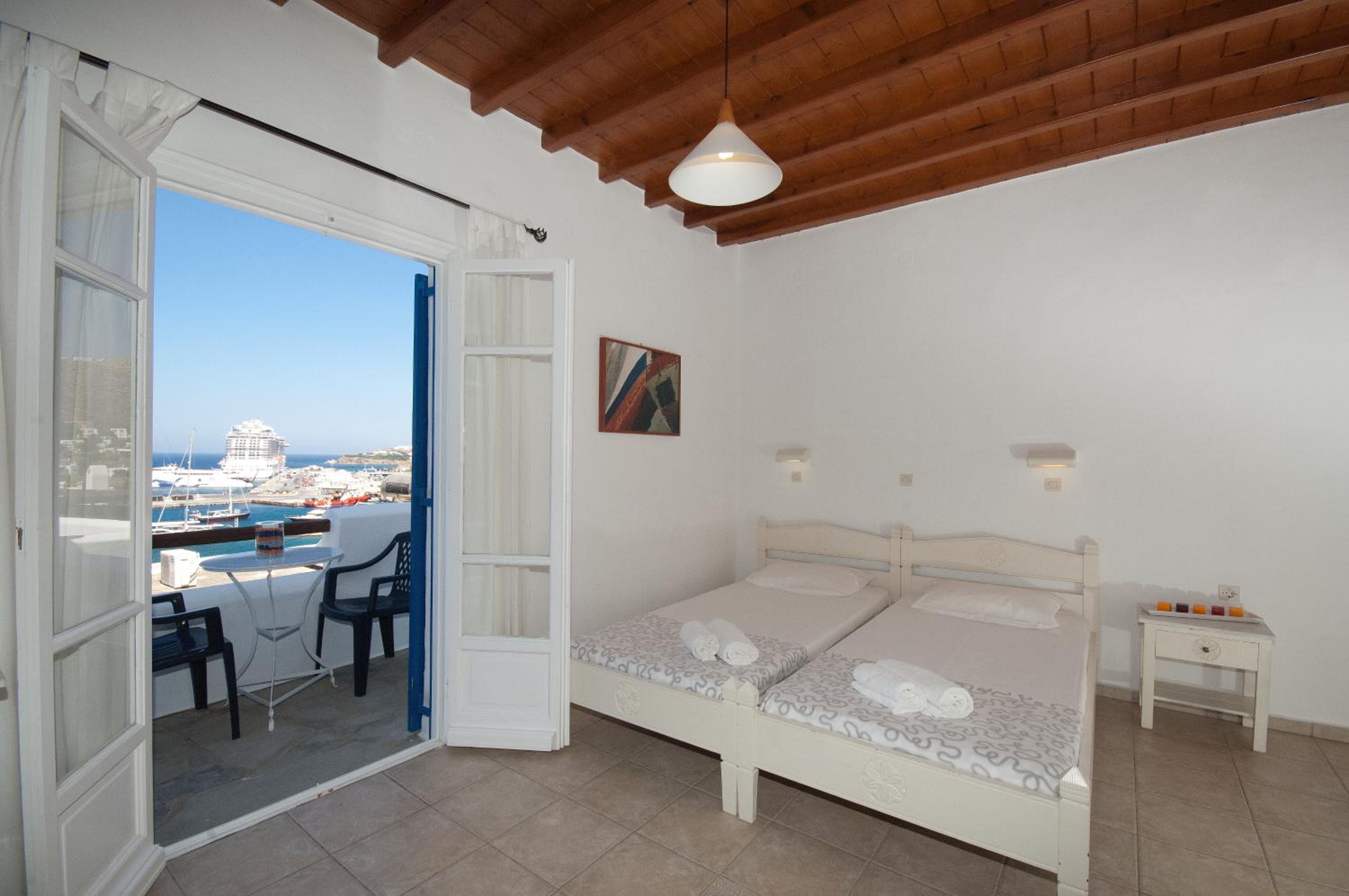 Twin Room with Sea View photo 3