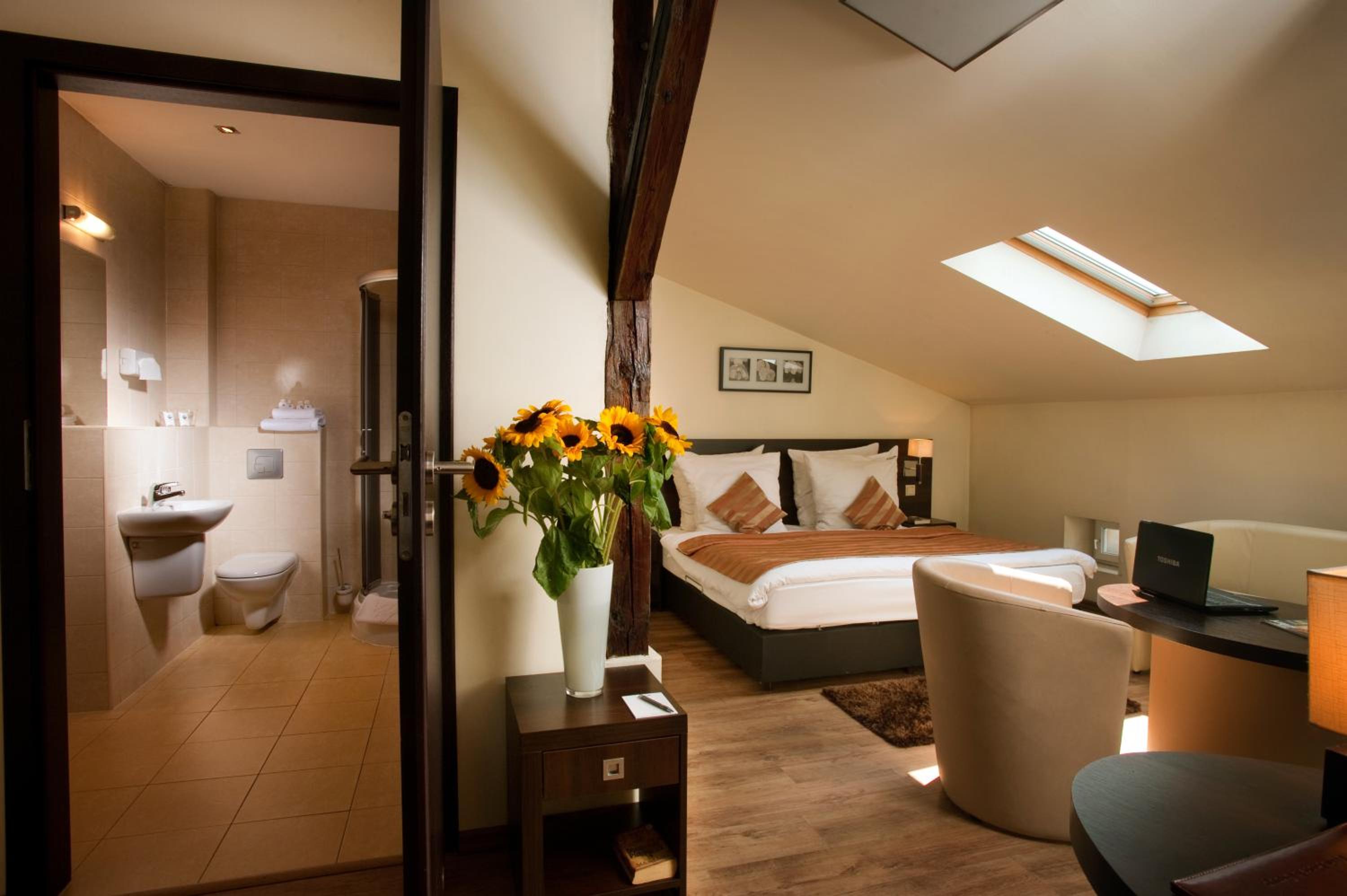 Double or Twin Room - Photo 2