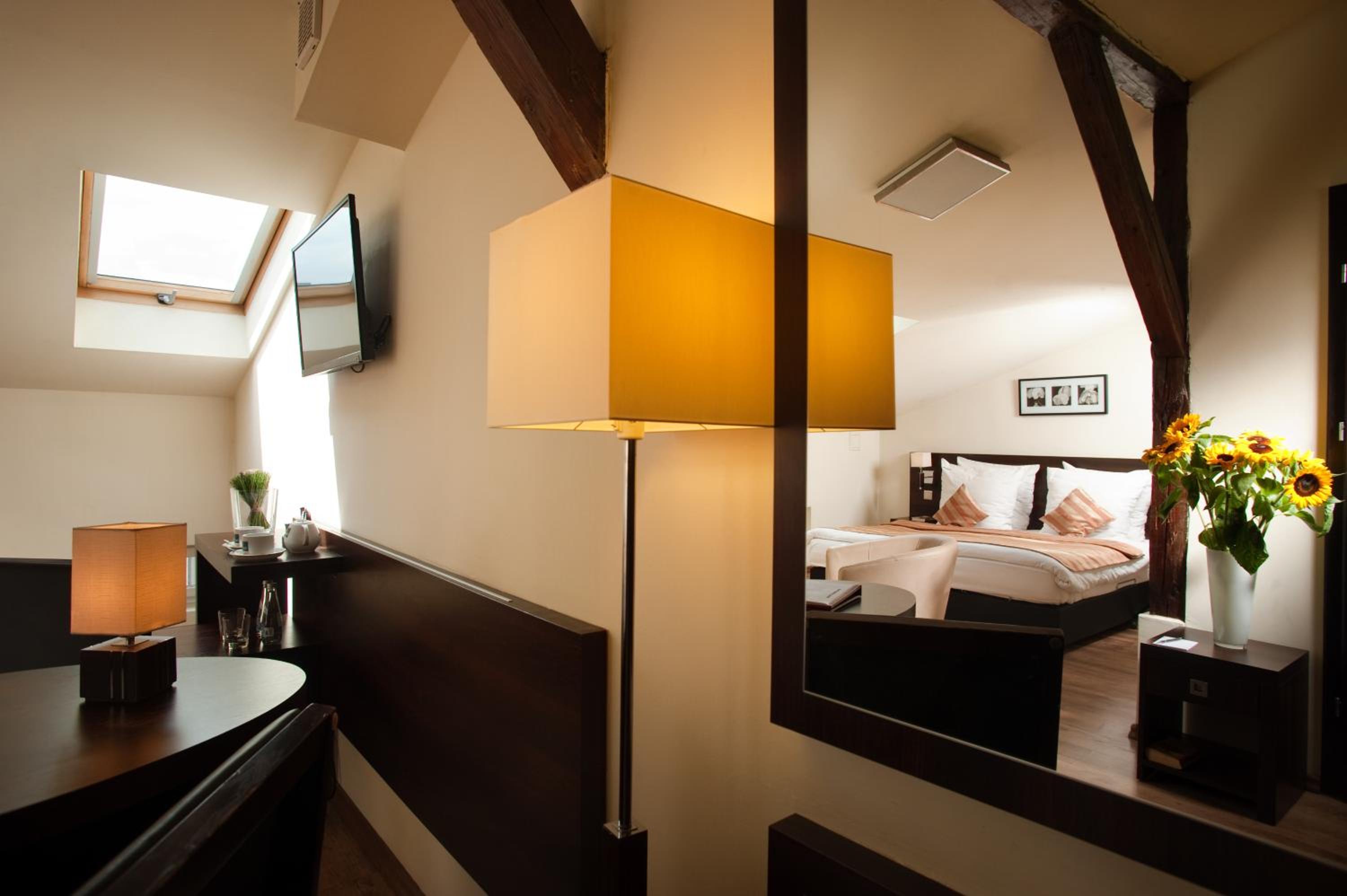 Double or Twin Room - Photo 7