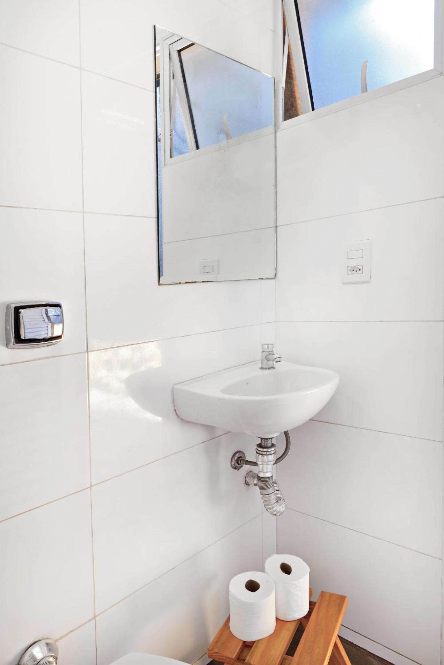 Standard Single Room with Shared Bathroom photo 3