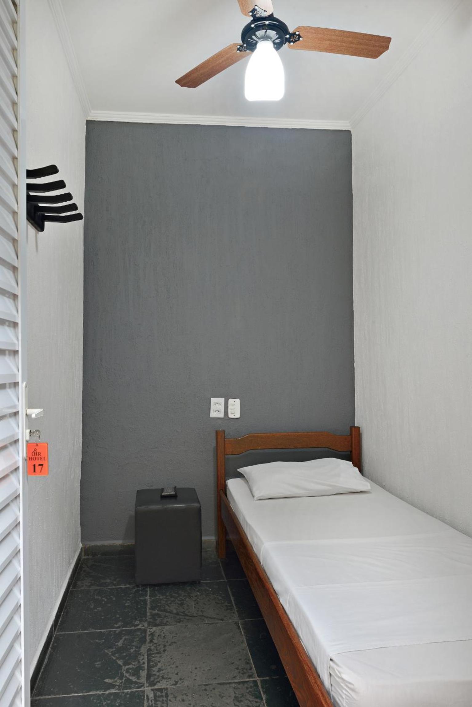 Standard Single Room with Shared Bathroom photo 1