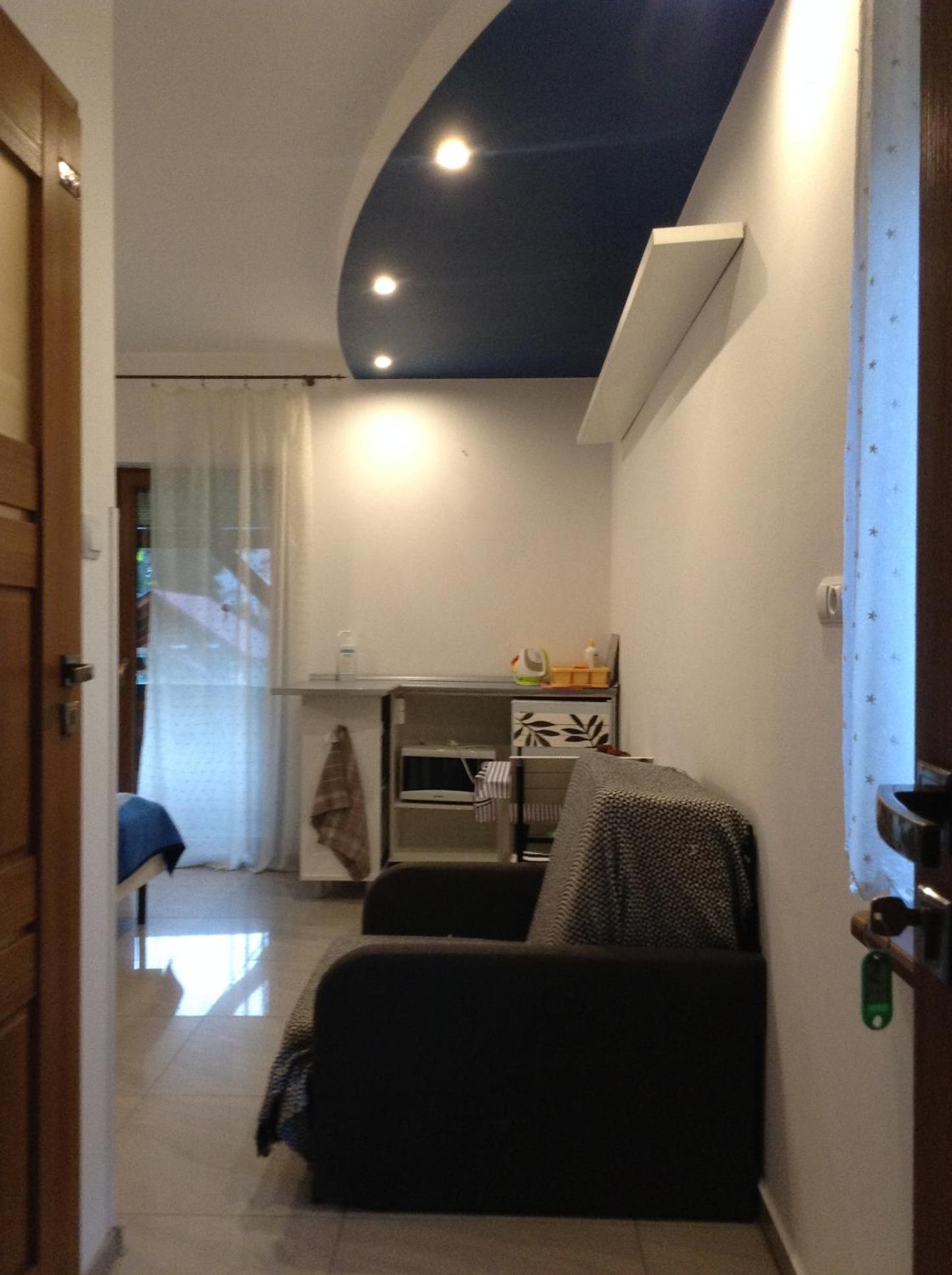 Small Studio photo 1