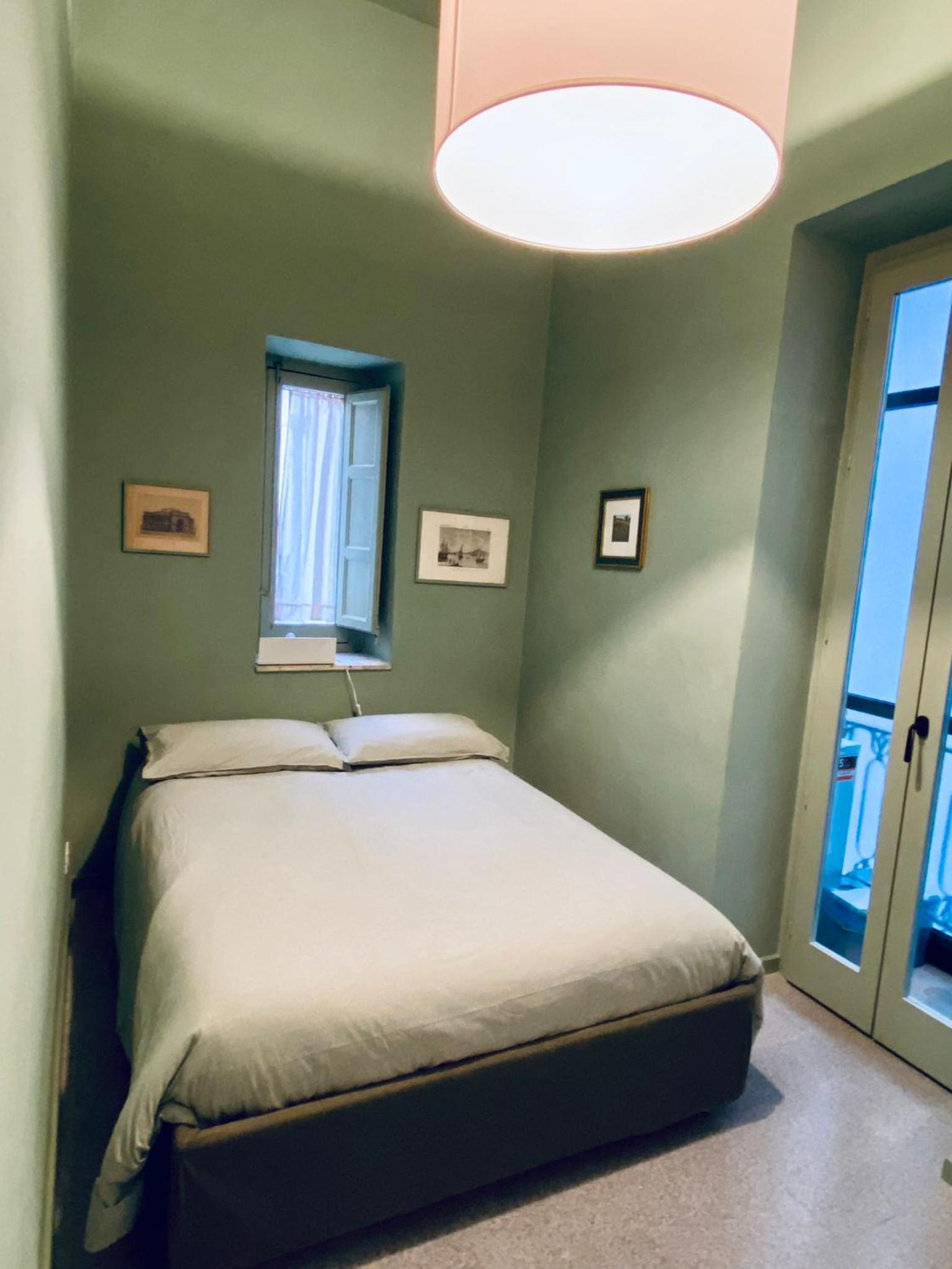 One-Bedroom Apartment - Photo 1
