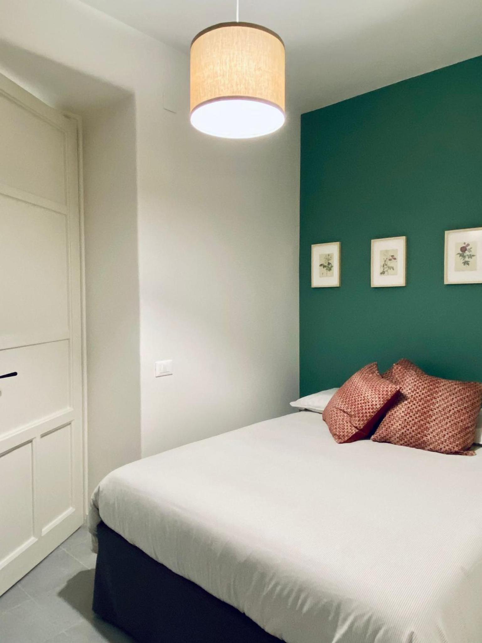 One-Bedroom Apartment - Photo 6
