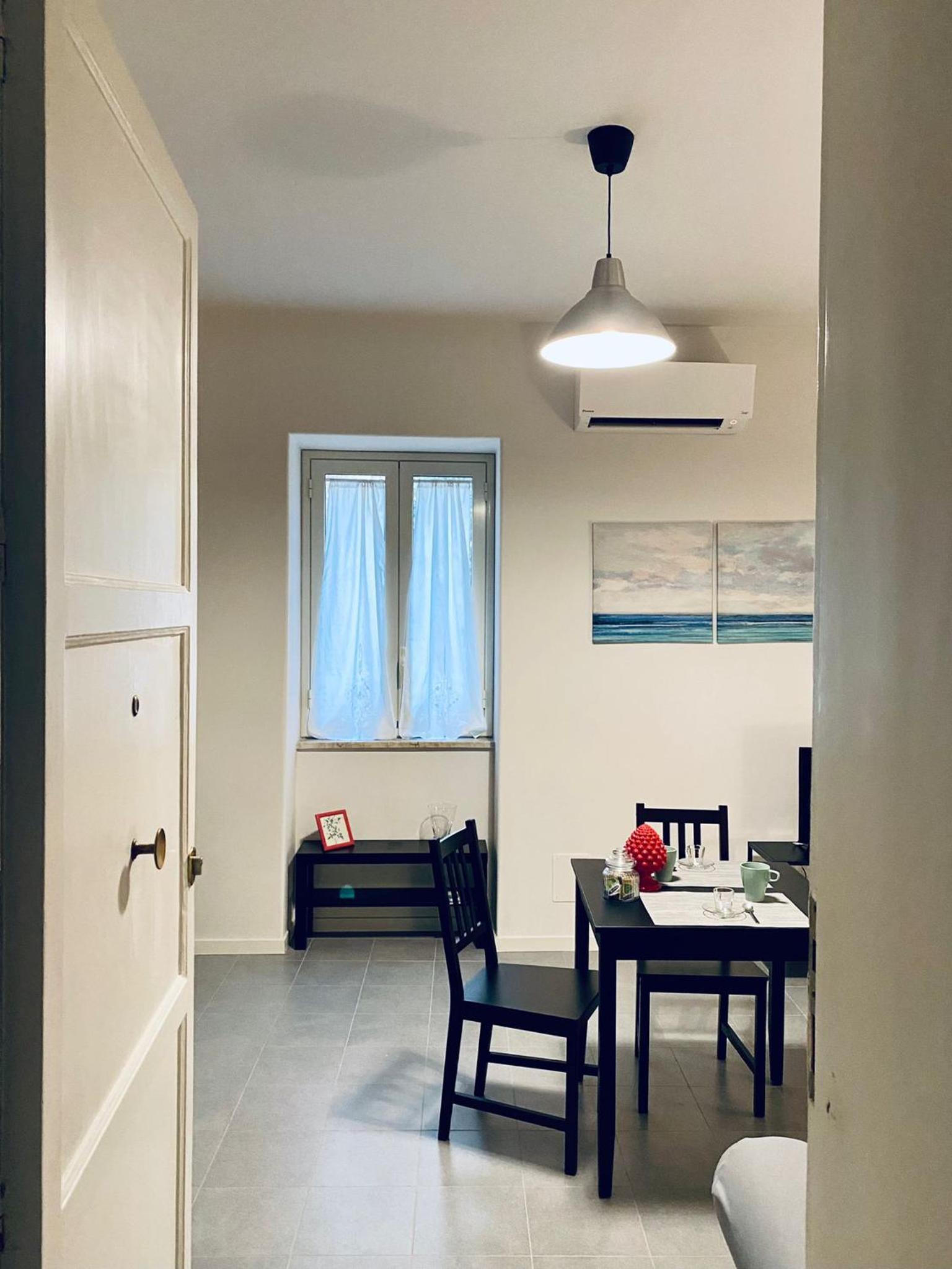 One-Bedroom Apartment - Photo 3