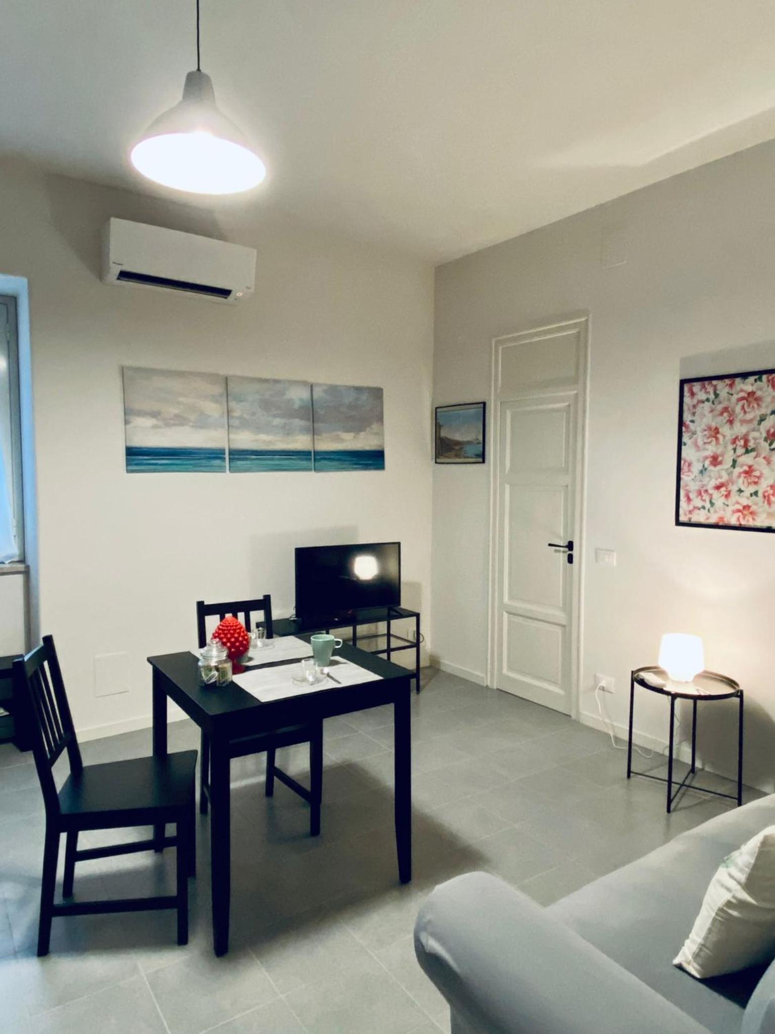 One-Bedroom Apartment - Photo 4