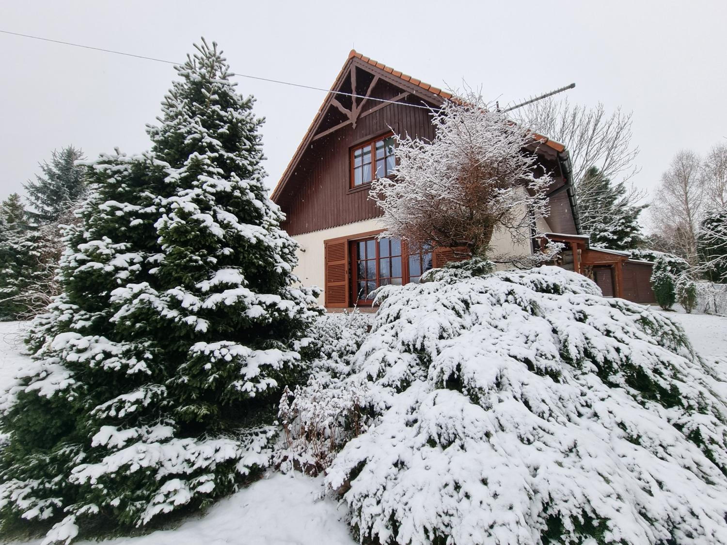 Three-Bedroom House photo 1