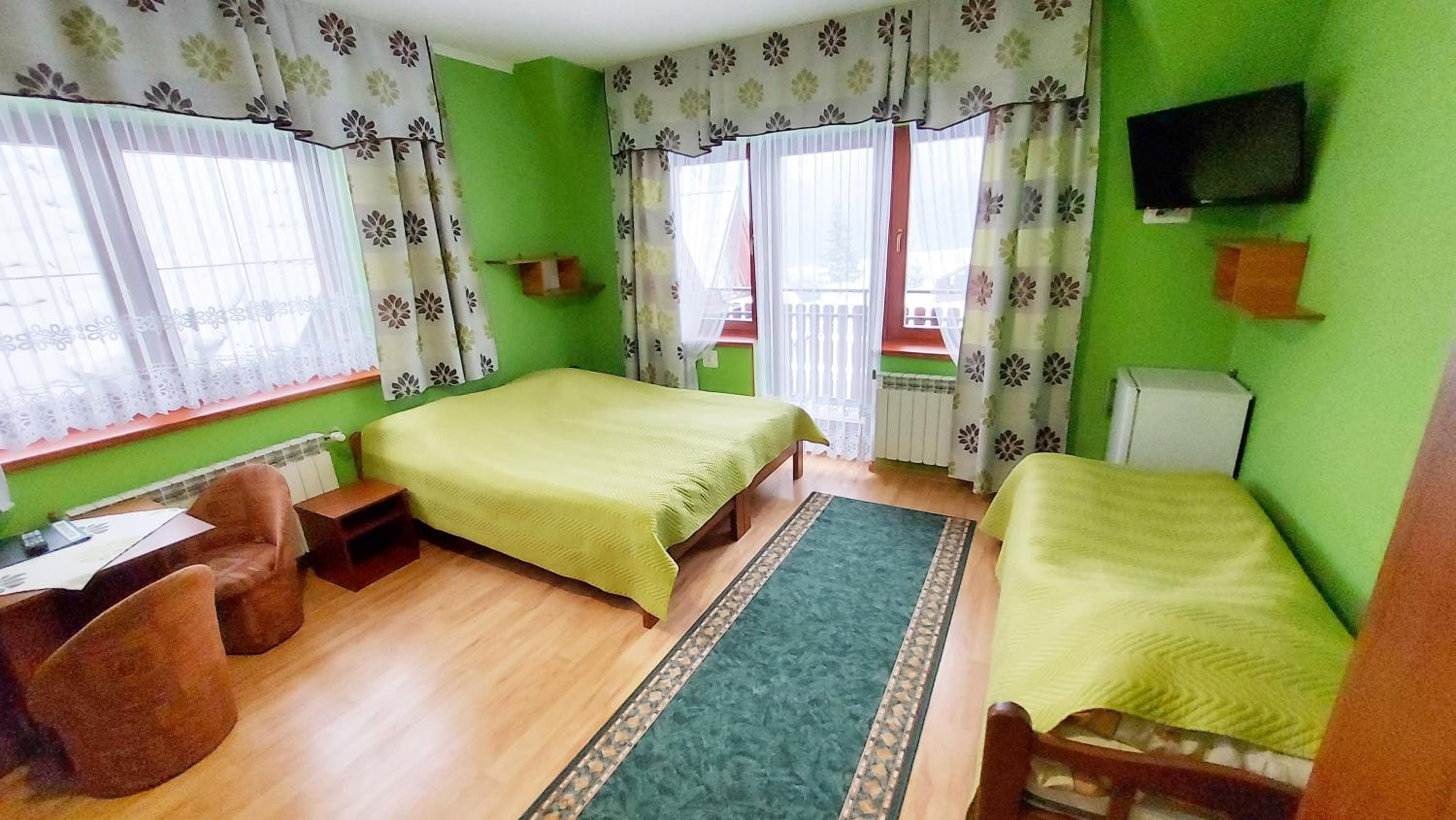 Deluxe Family Room