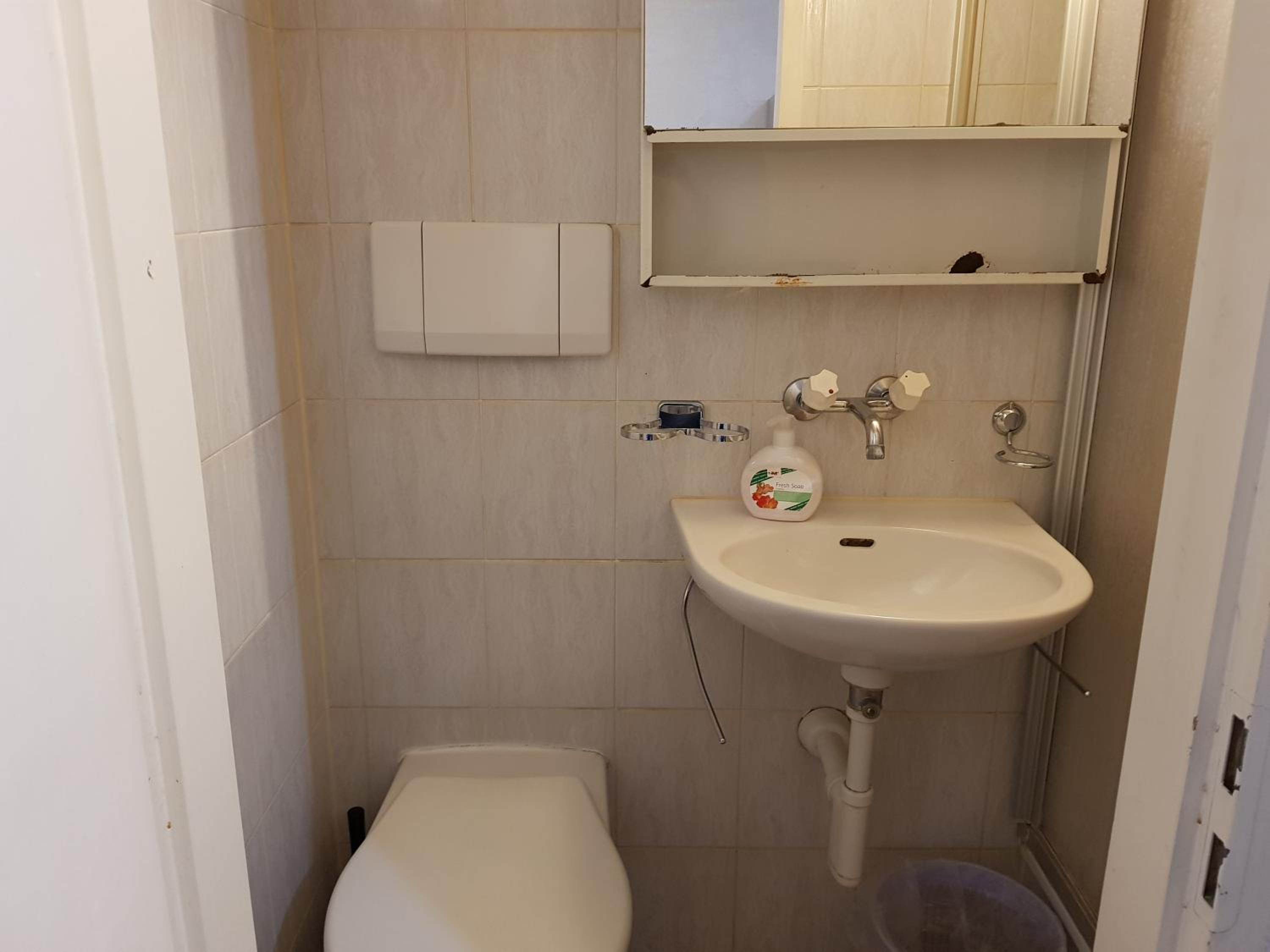 Single Bed in 5-Bed Dormitory Room photo 2