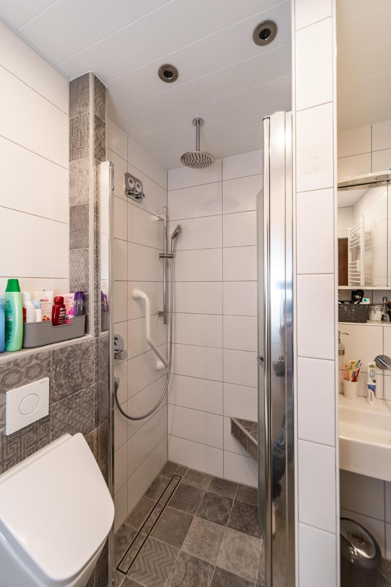One-Bedroom Apartment - Photo 4
