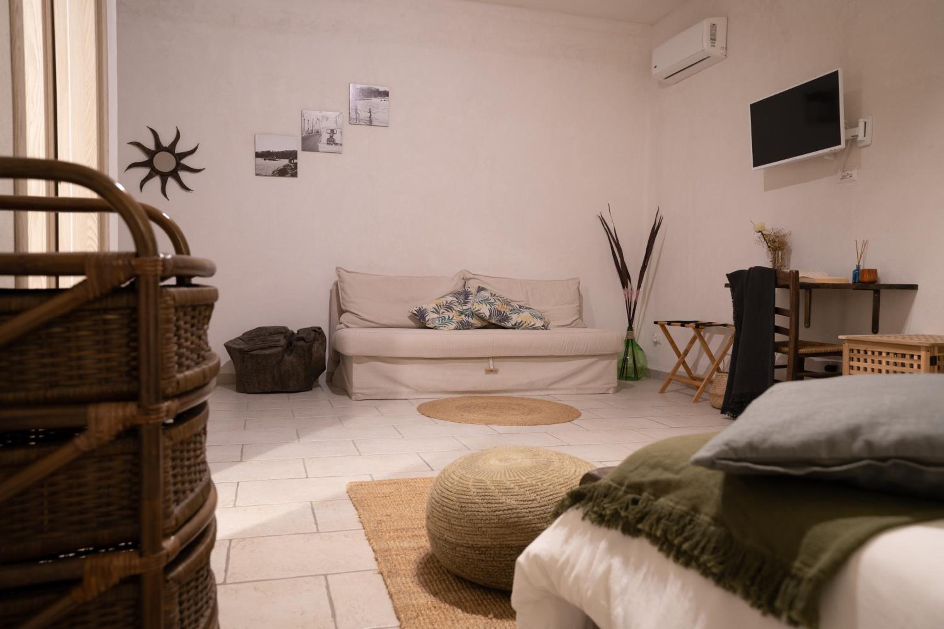 Deluxe Double Room with Sea View - Photo 2