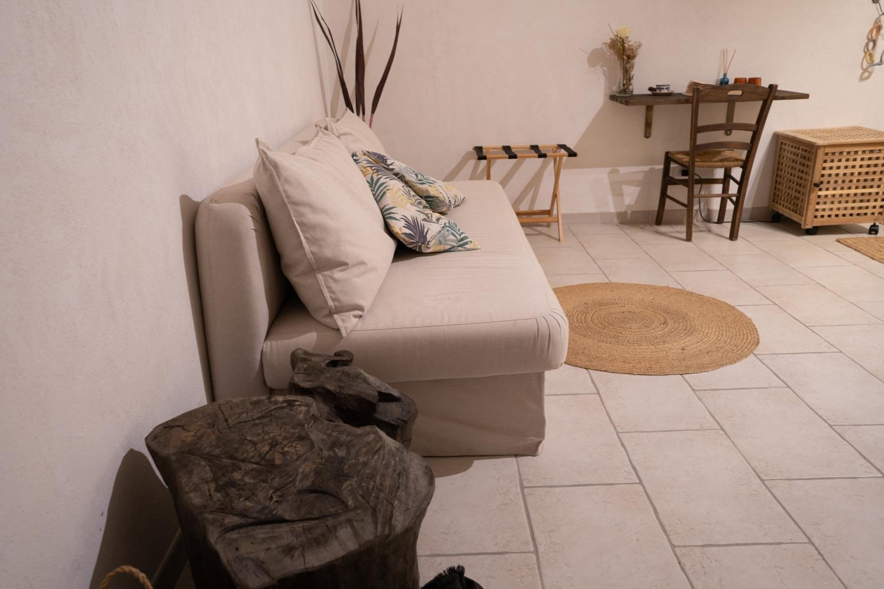 Deluxe Double Room with Sea View - Photo 5
