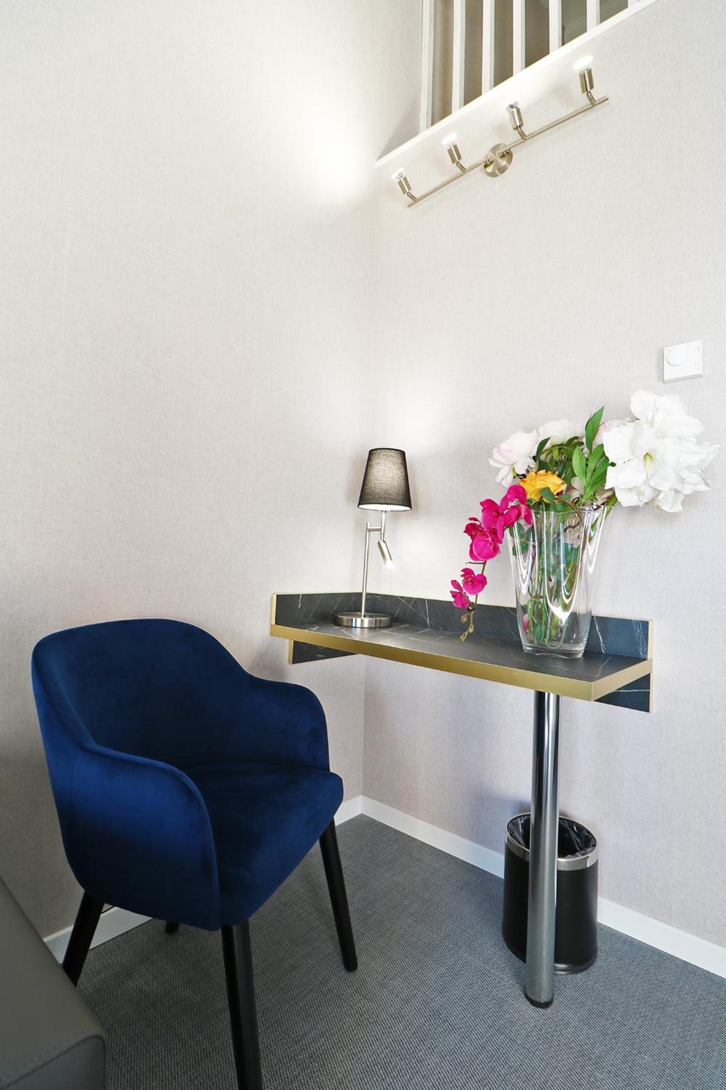 Duplex Suite - Photo 4