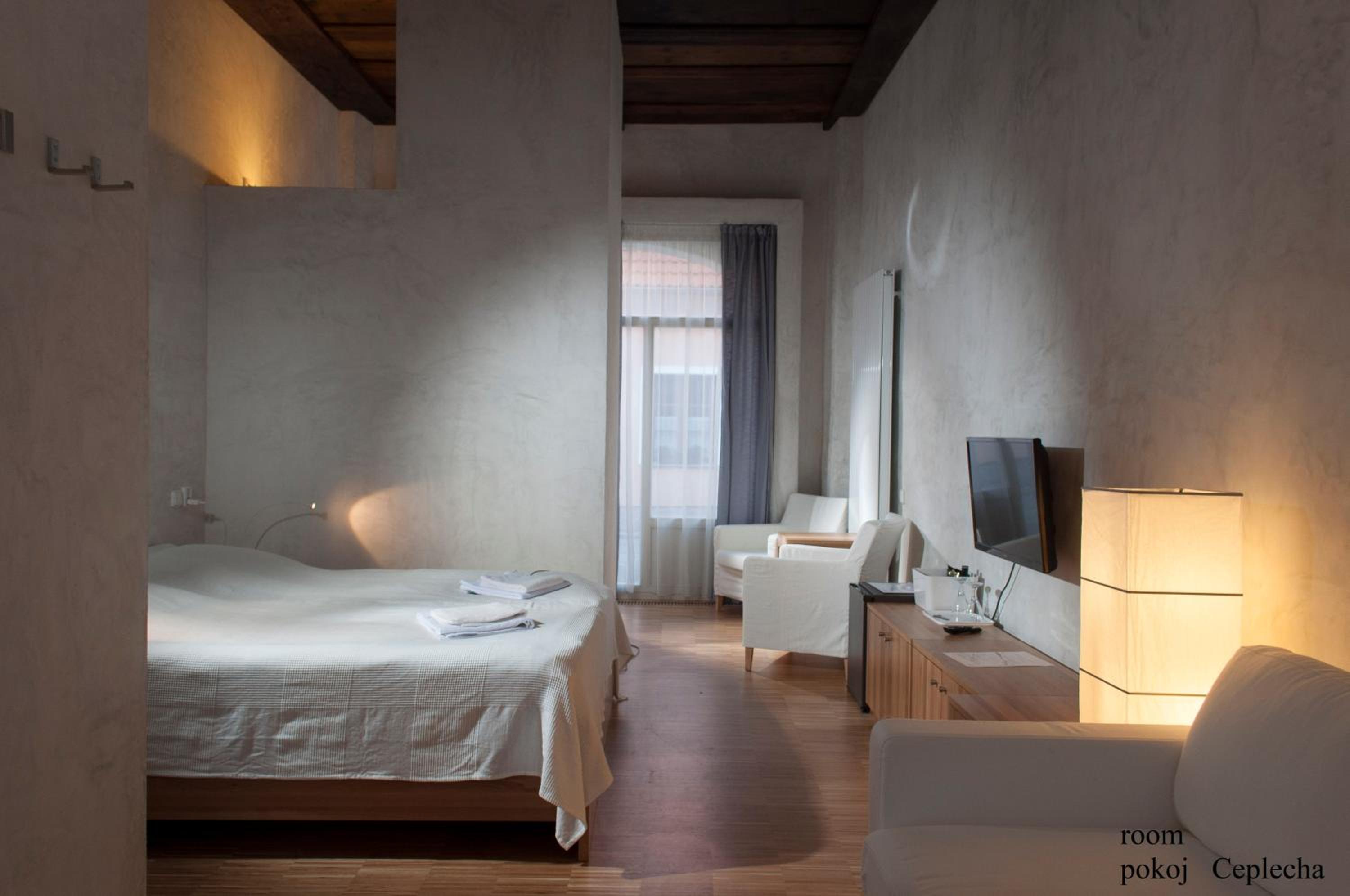 Deluxe Double Room with Extra Bed - Photo 1