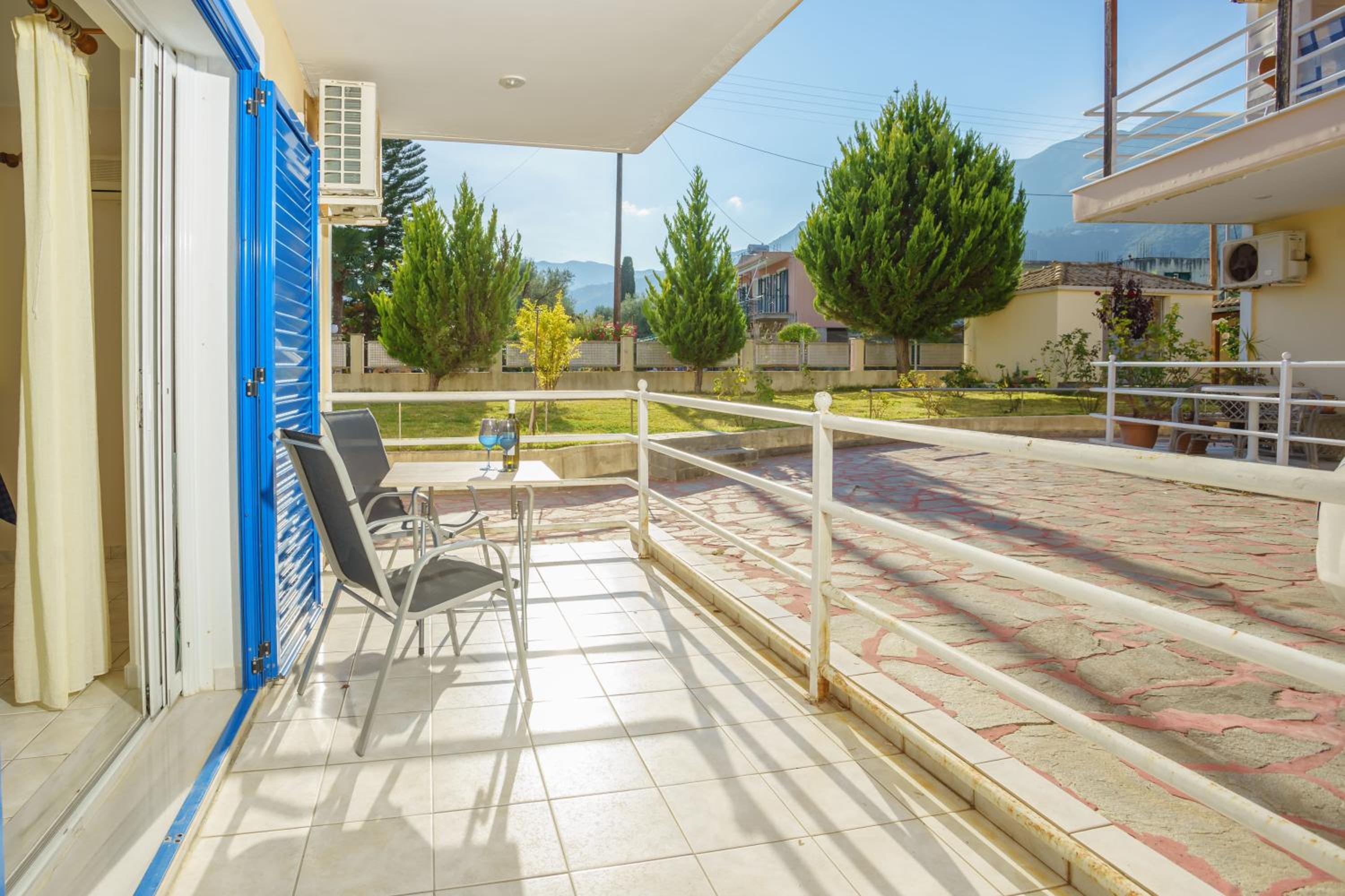 Apartment with Balcony - Photo 26