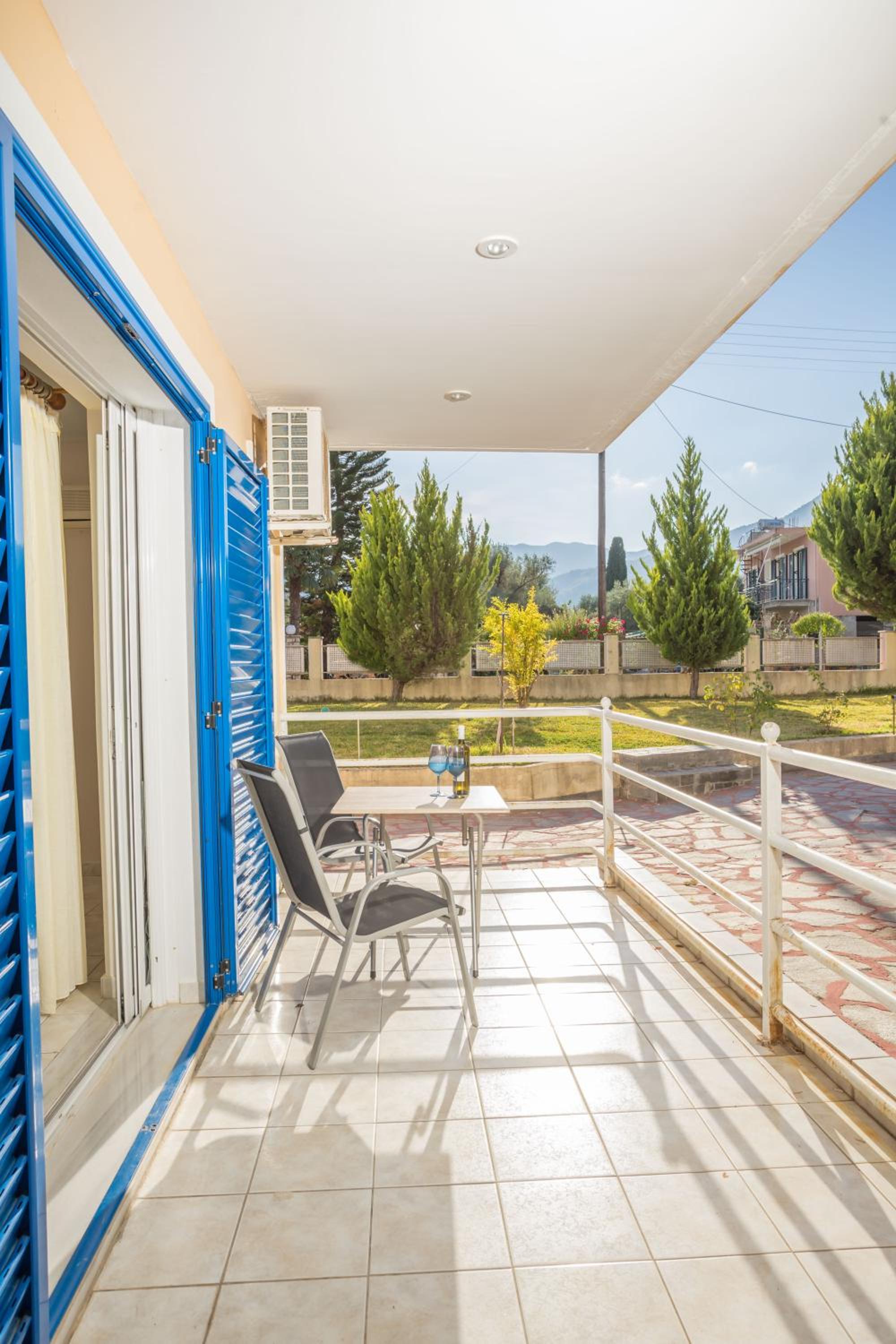 Apartment with Balcony - Photo 21