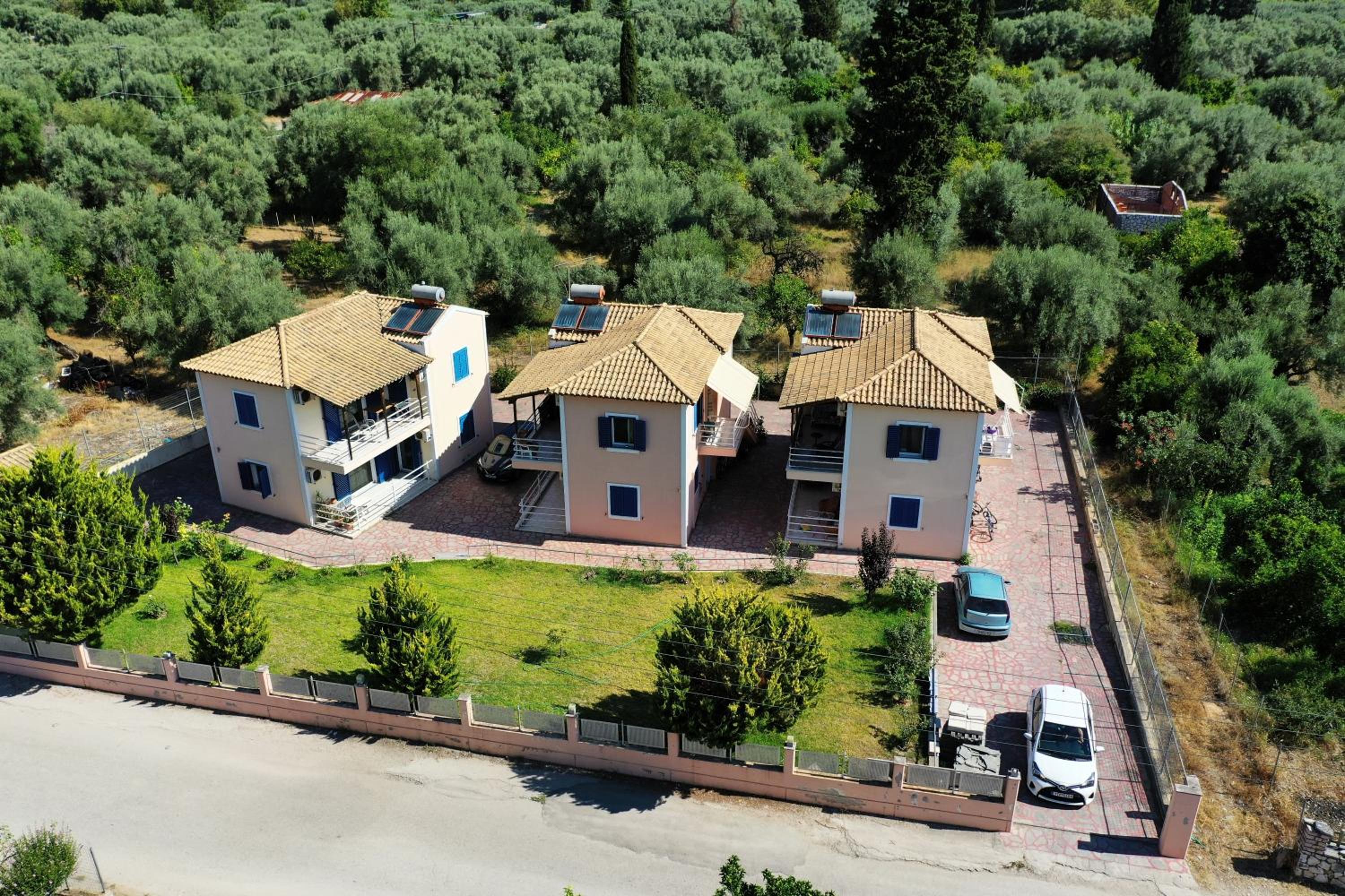 Apartment with Balcony - Photo 22