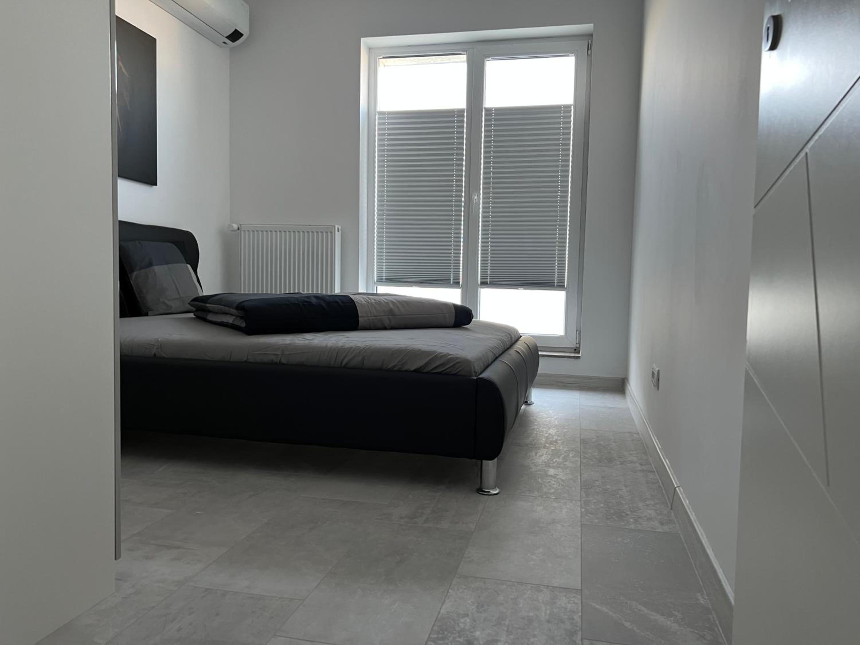 One-Bedroom Apartment - Photo 40