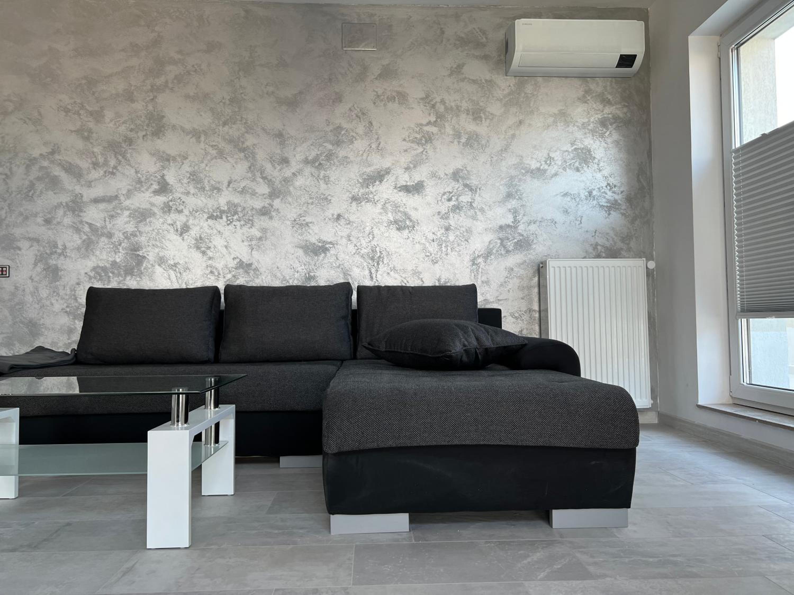 One-Bedroom Apartment - Photo 34