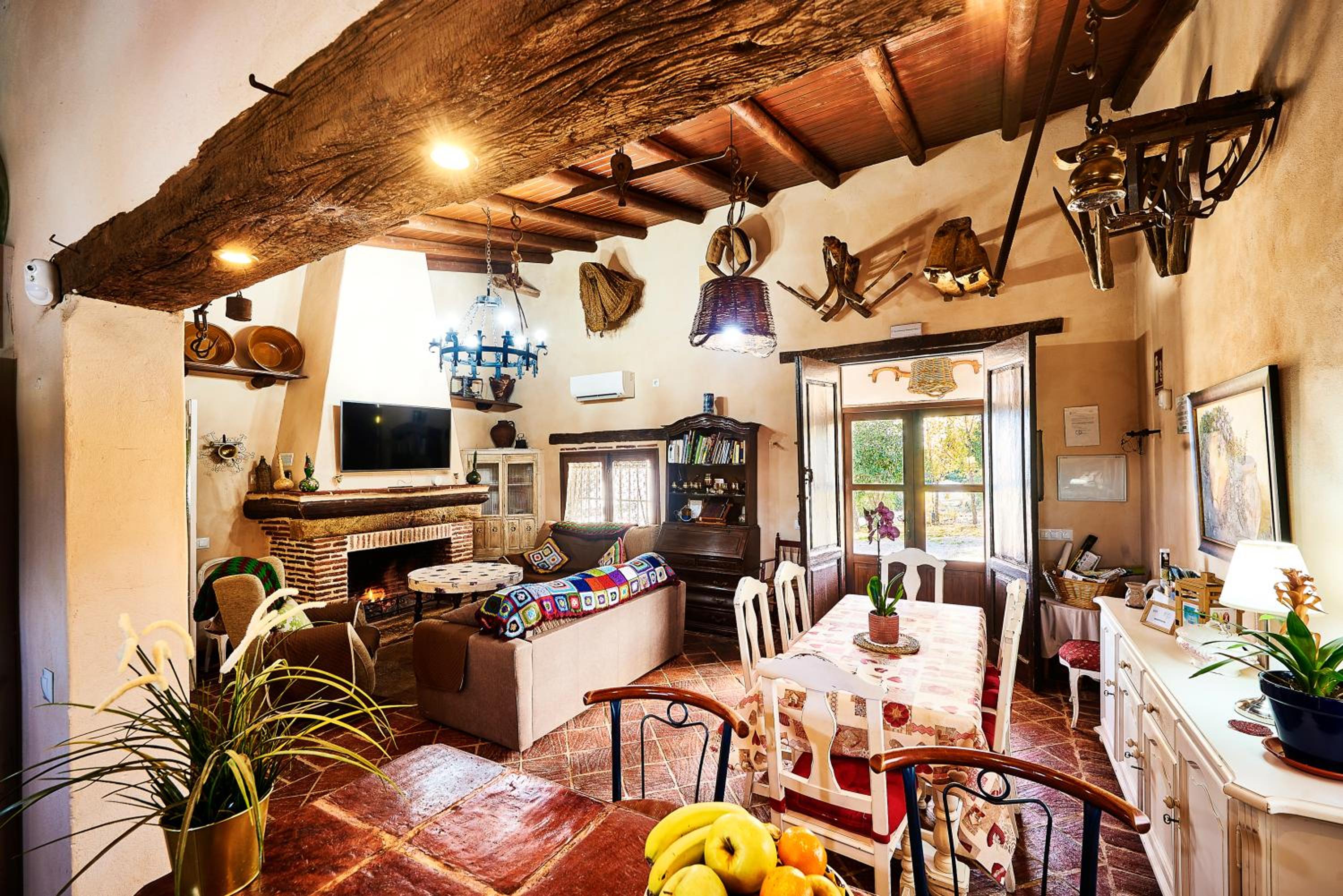 Three-Bedroom House photo 3