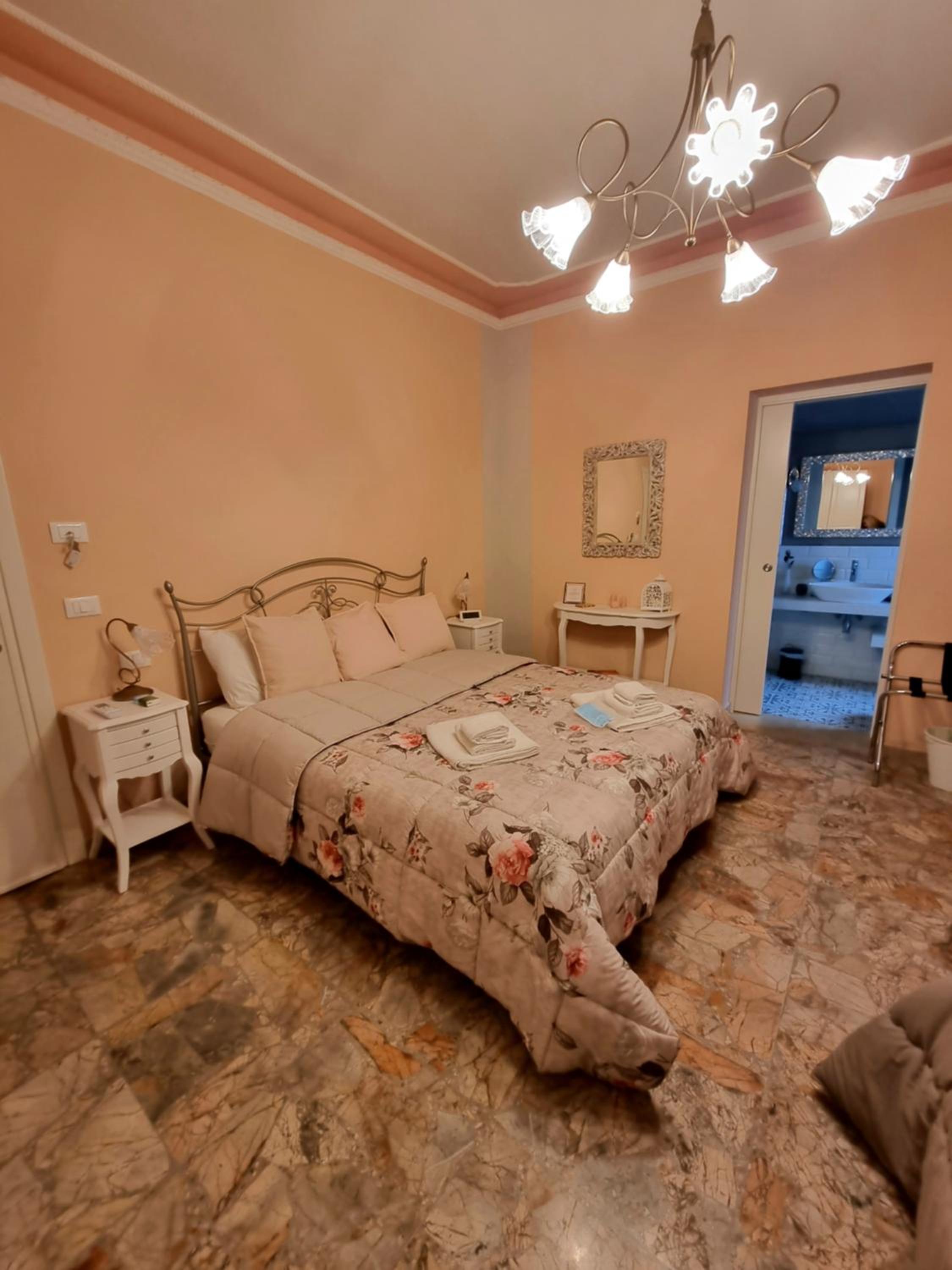 Deluxe Room (2 Adults + 1 Child)