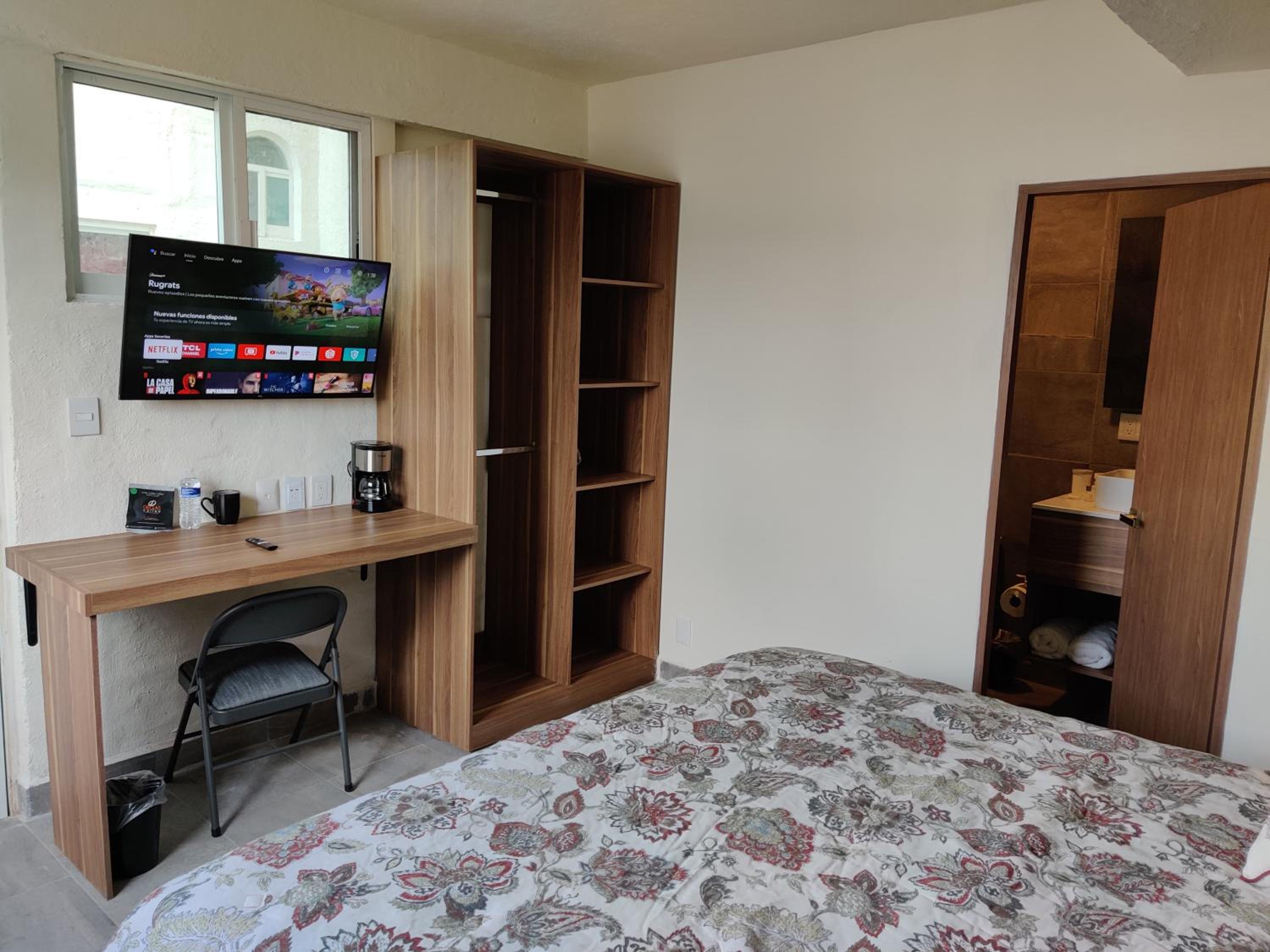 Deluxe King Suite
