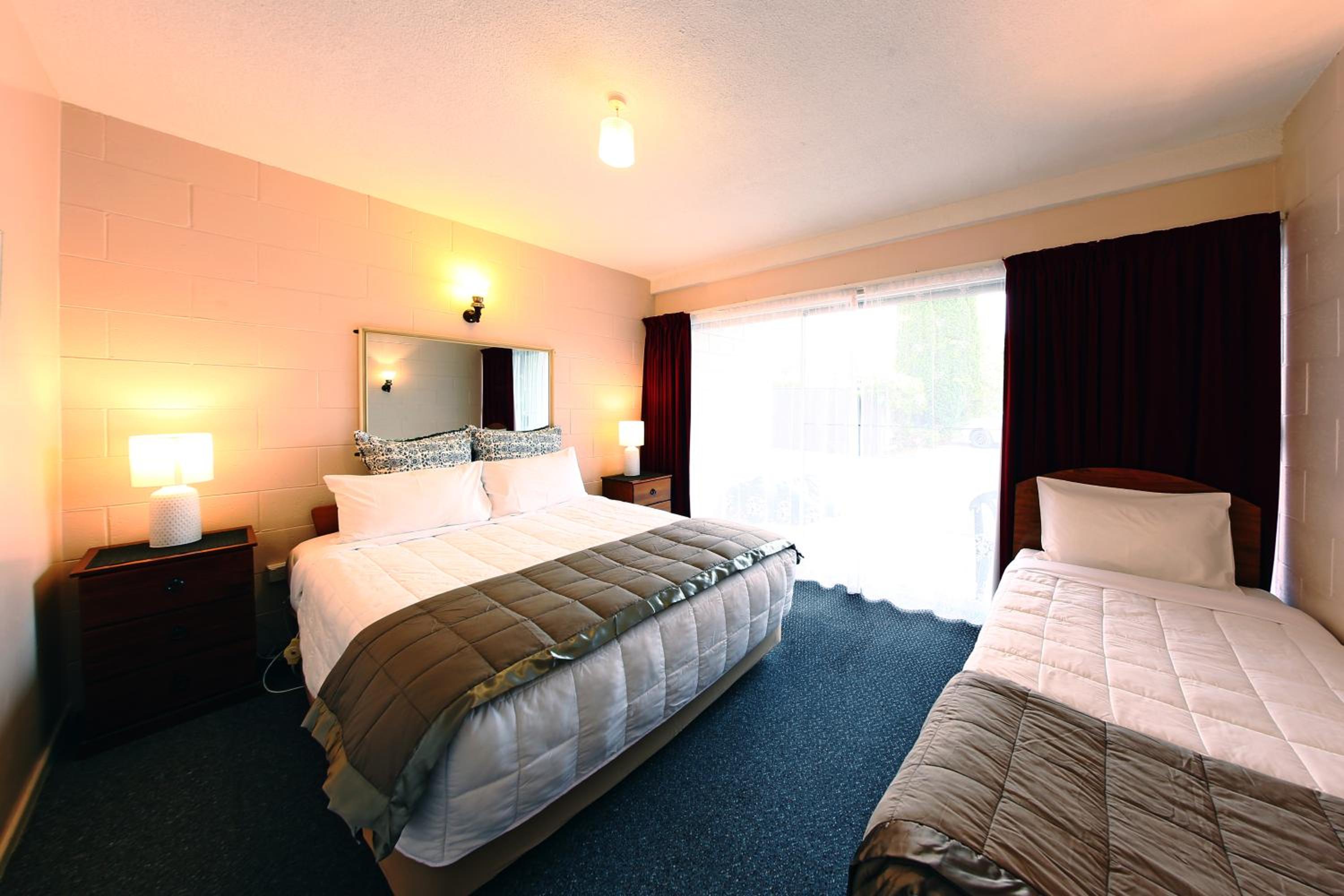 Two-Bedroom Apartment - Photo 3