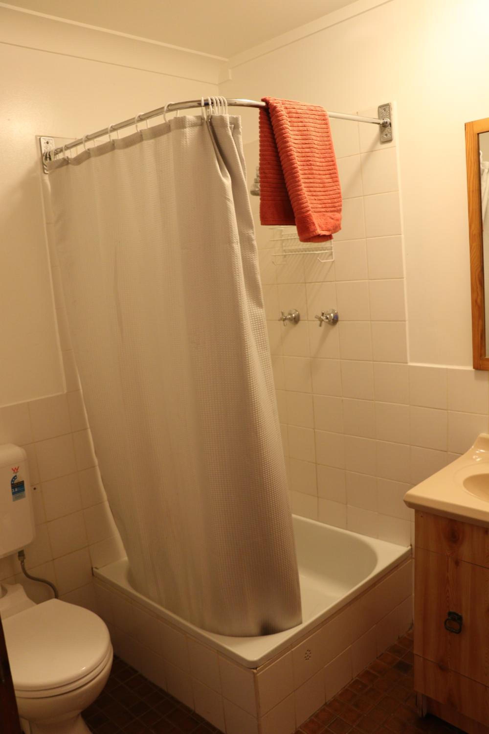 Twin Room with Shared Bathroom photo 3
