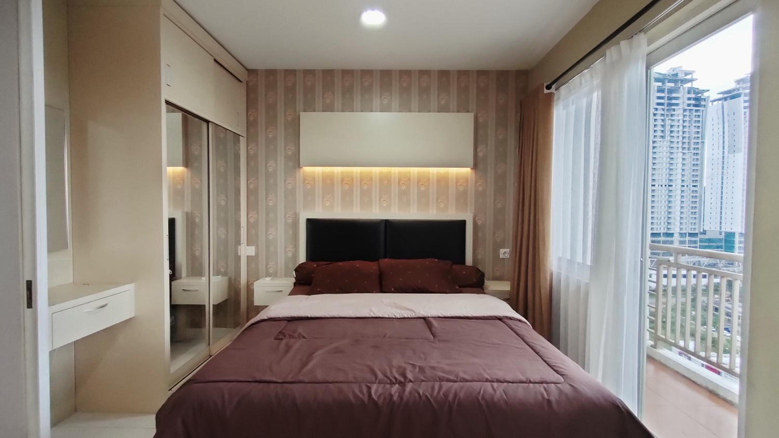 Studio Apartment - Photo 1