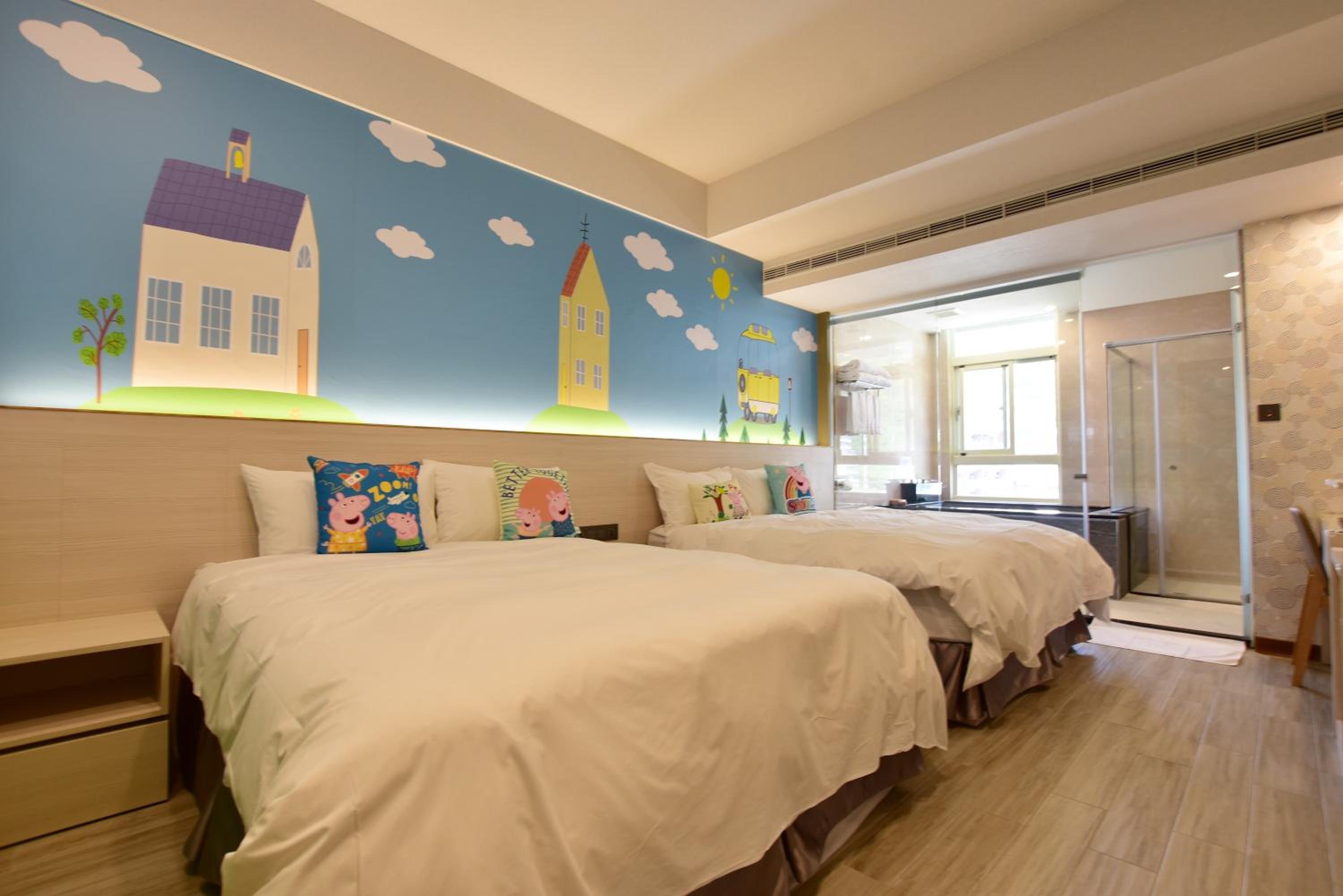 Theme Family Room