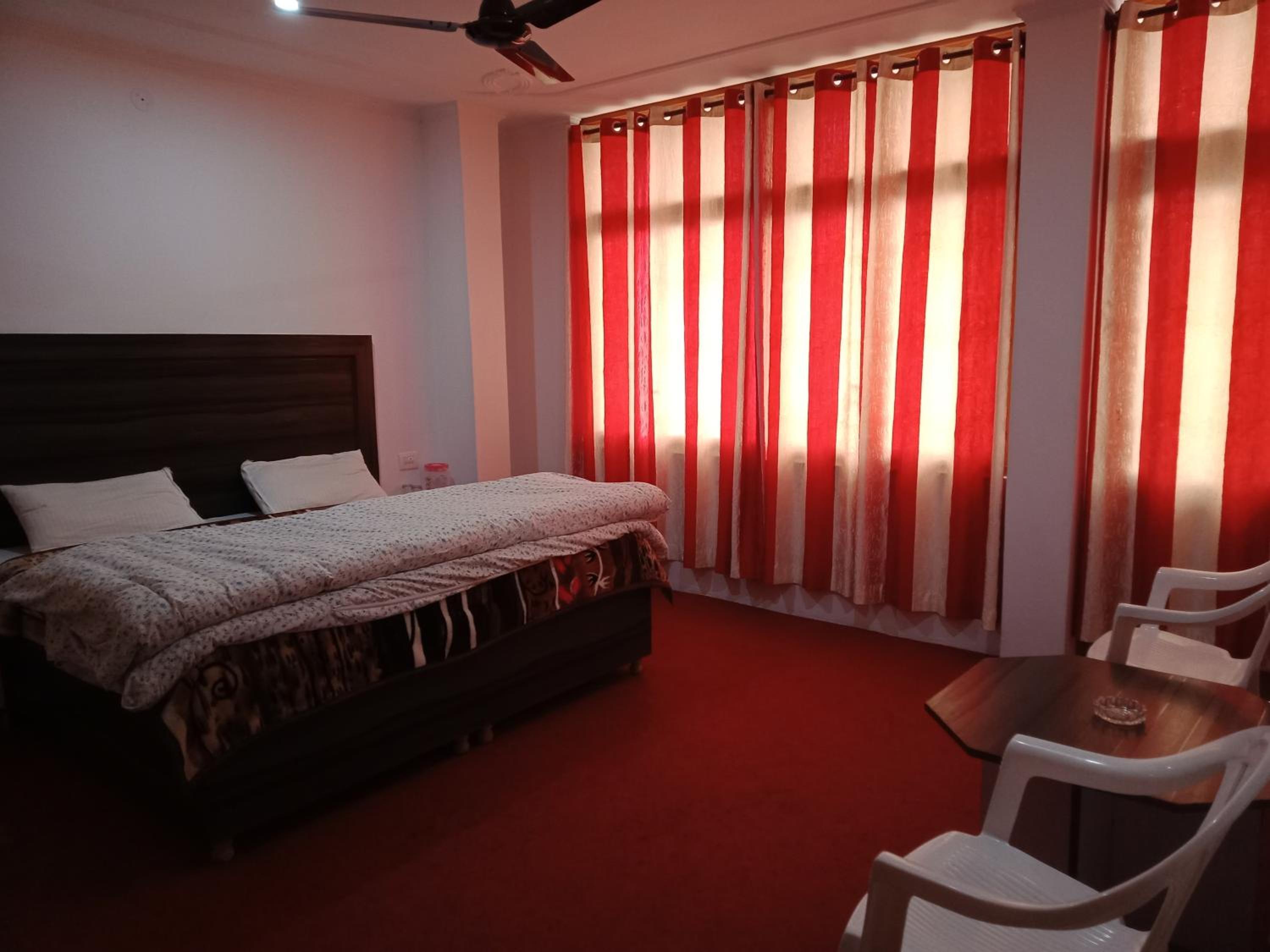 Deluxe Room - Photo 3