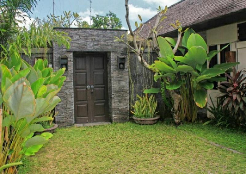 Two-Bedroom House photo 3