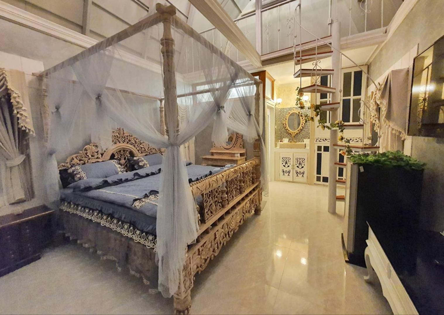Deluxe Family Suite