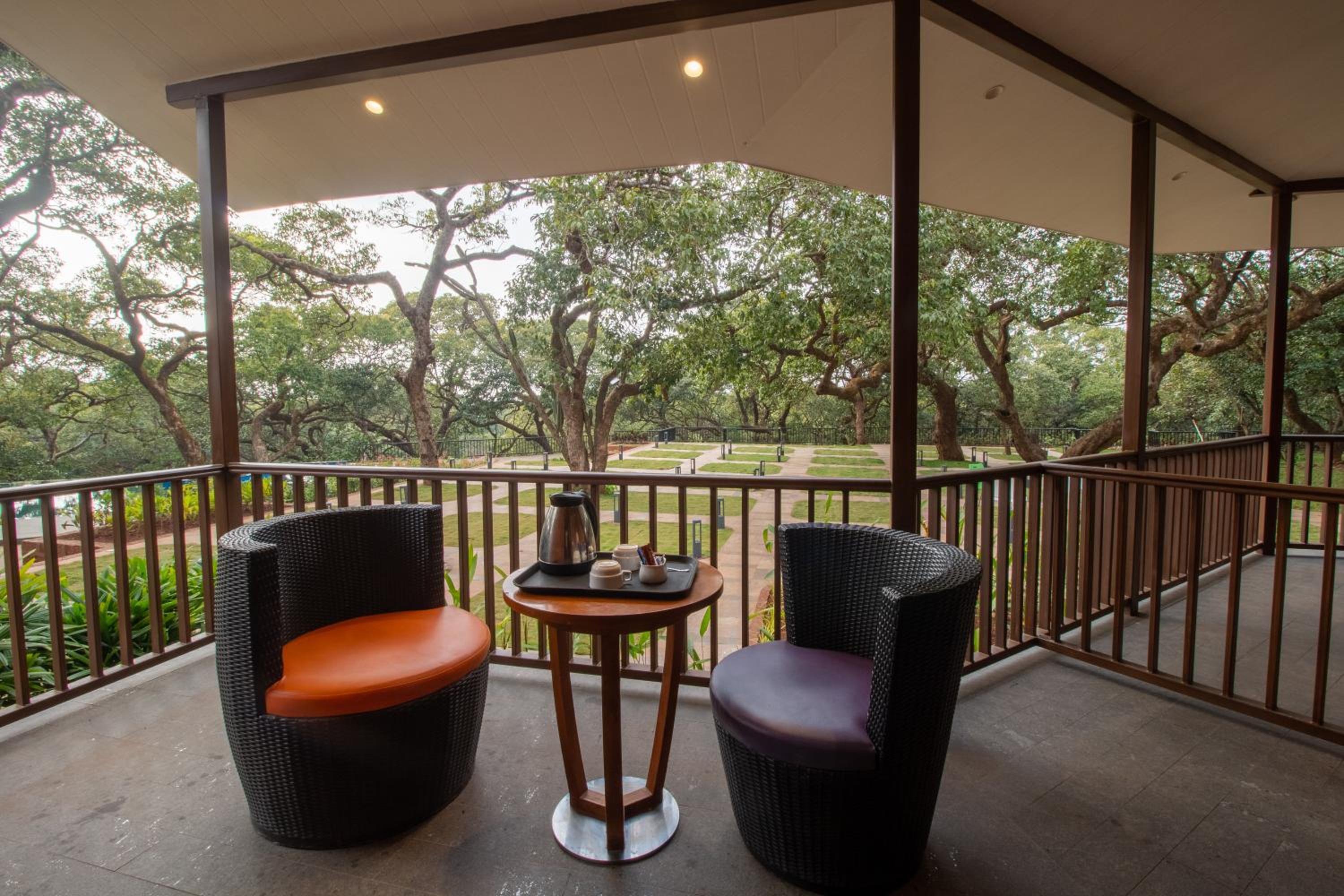 King Room with Balcony photo 2