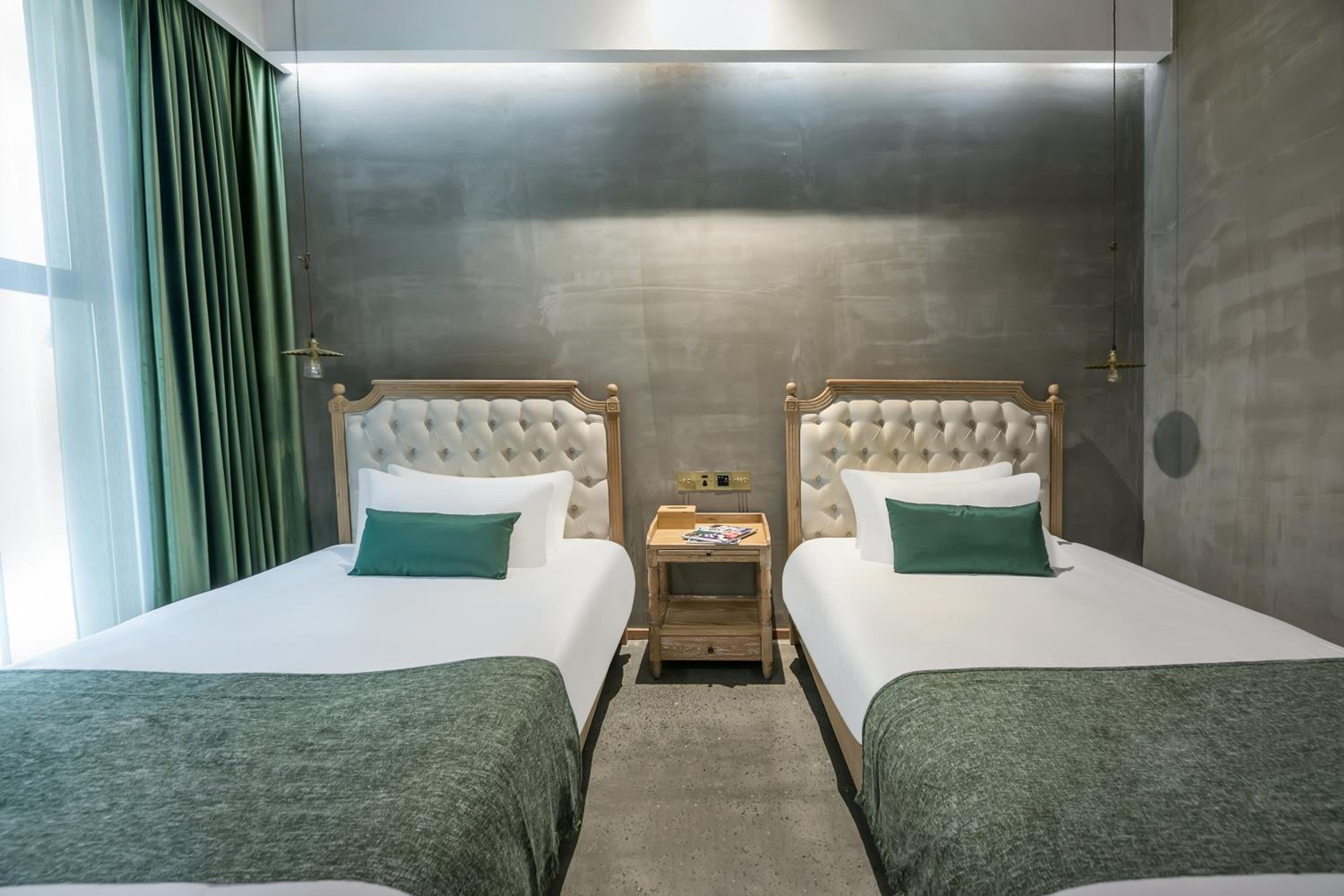Standard Twin Room photo 2