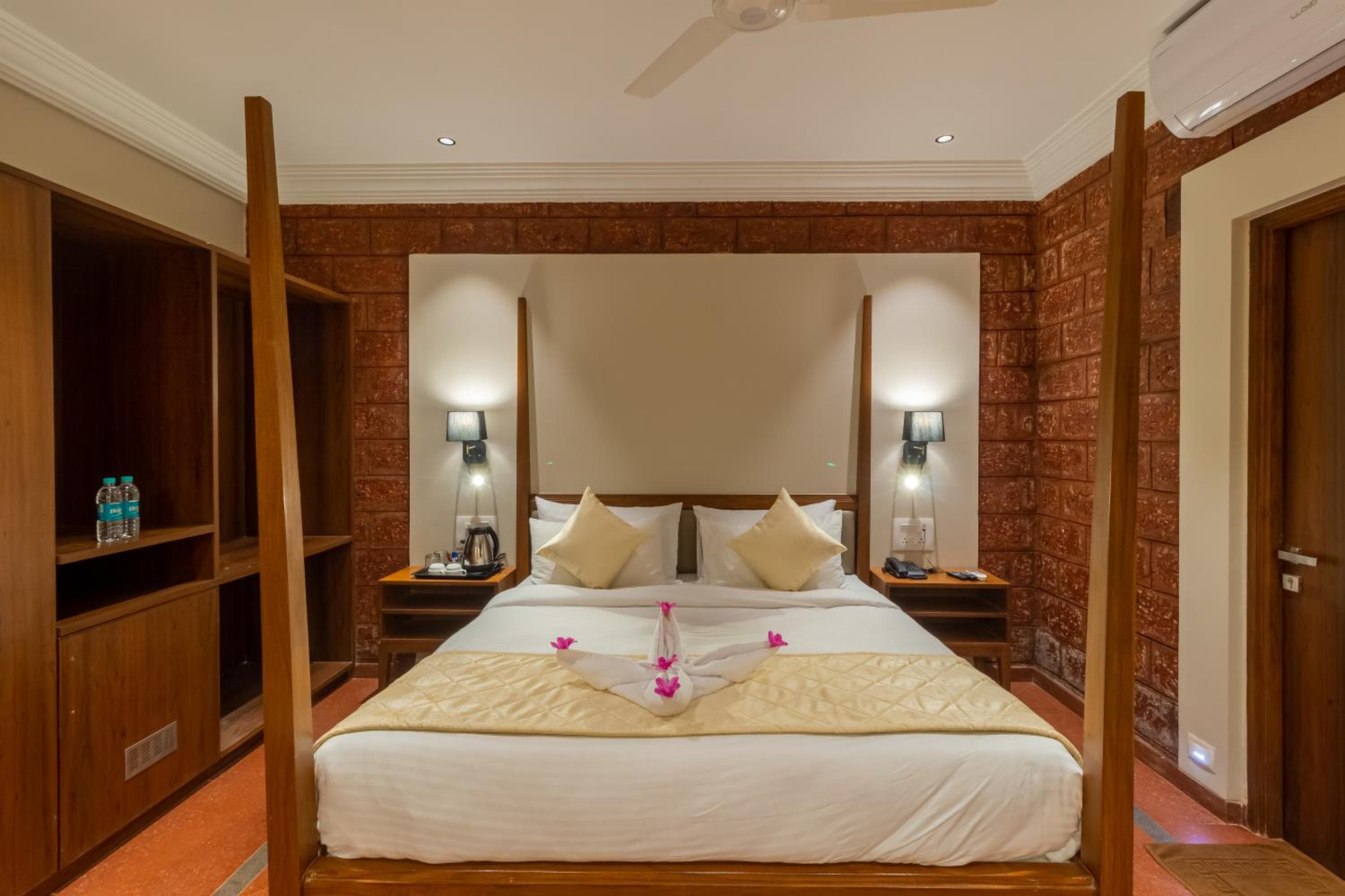 Deluxe Room - Photo 1