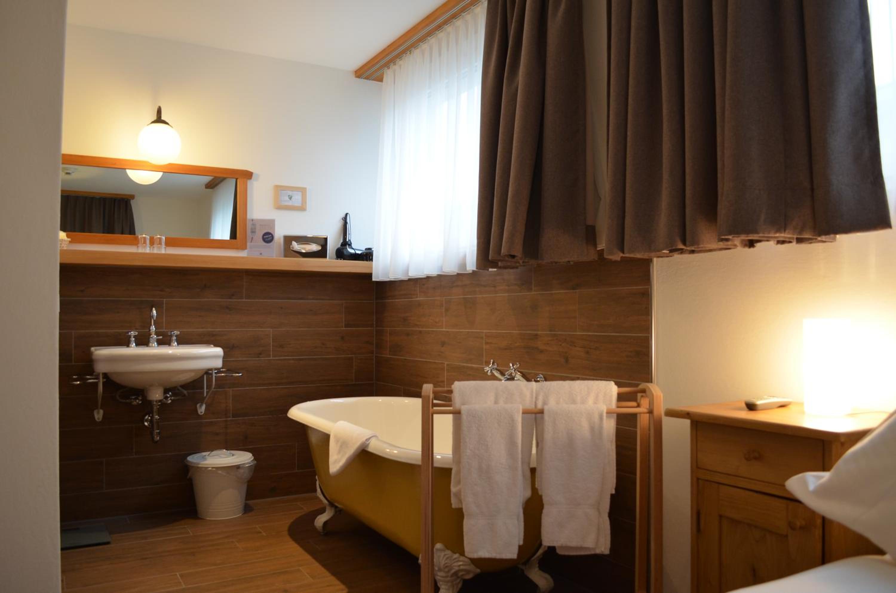 Signature Suite - Photo 13