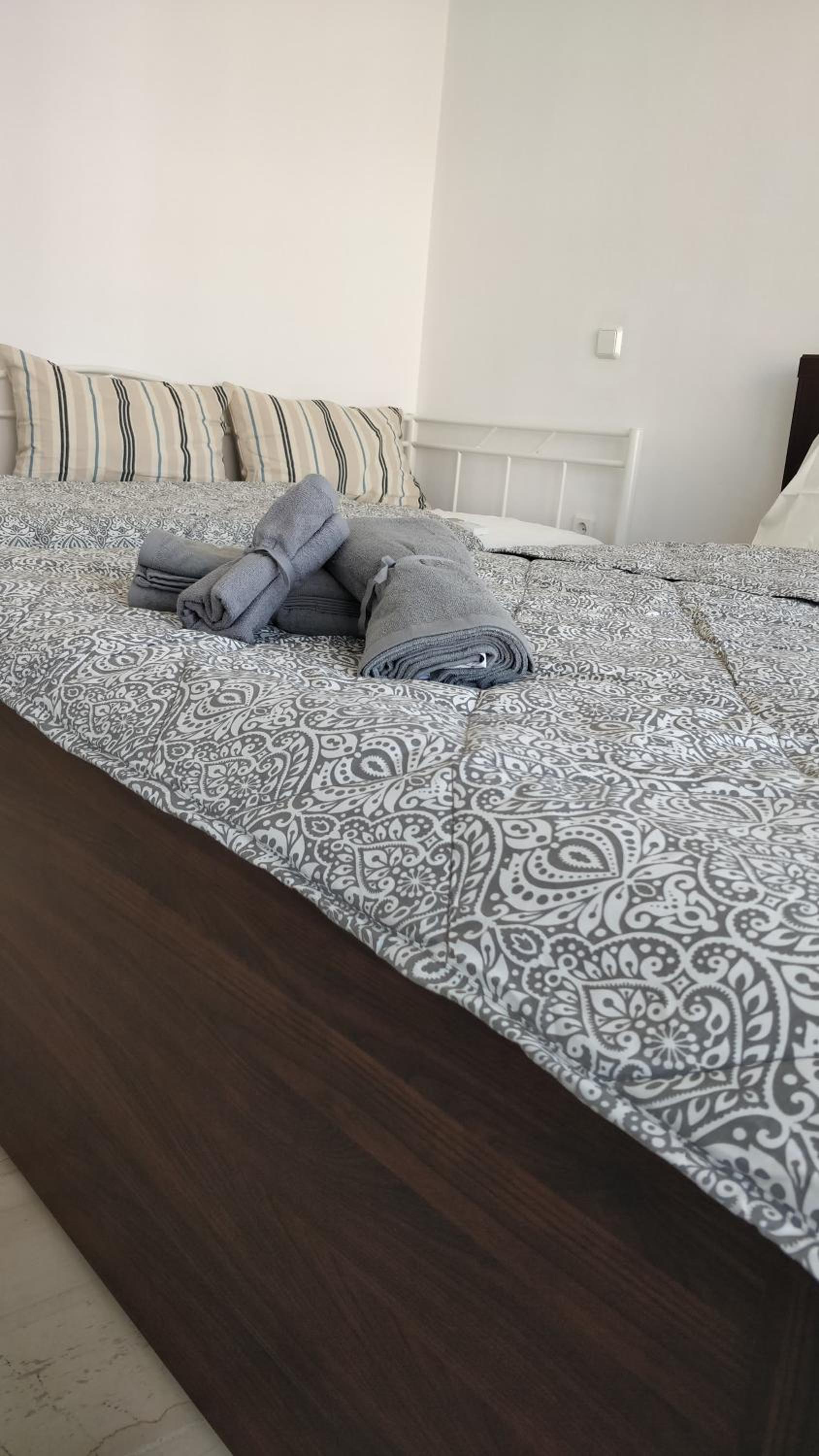One-Bedroom Apartment - Photo 1