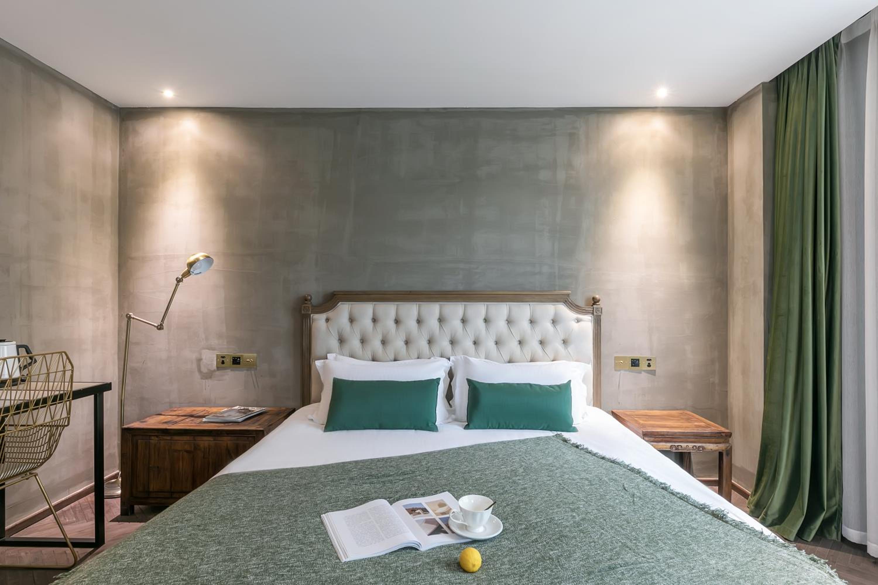 Queen Room with Spa Bath photo 1